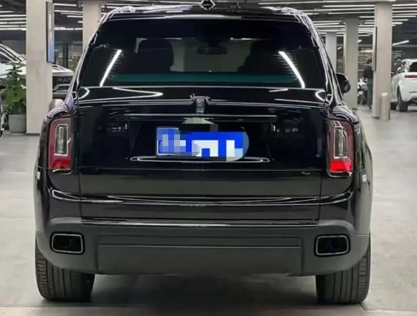 Rolls Royce Cullinan  из Китая
