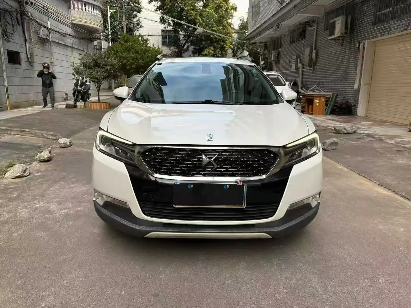 DS 6  из Китая