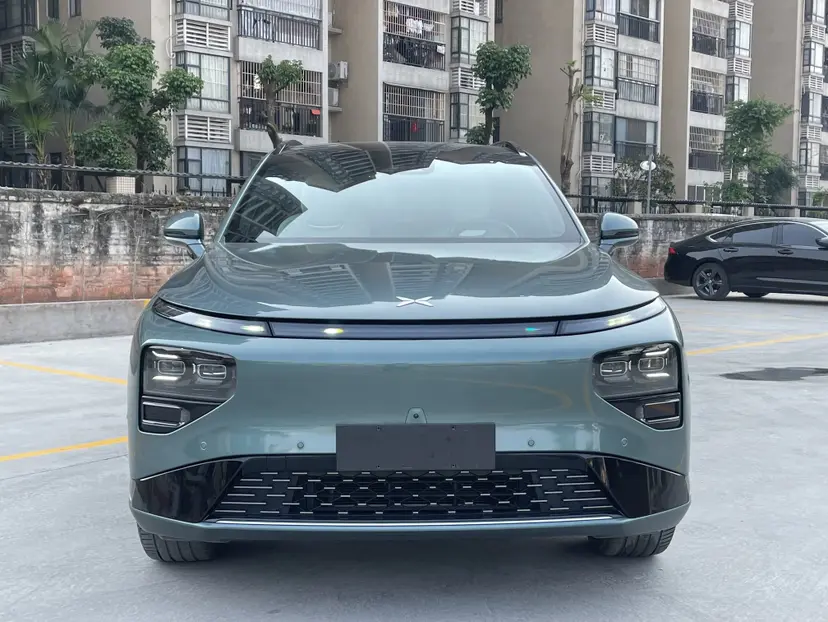 Xpeng G9  из Китая