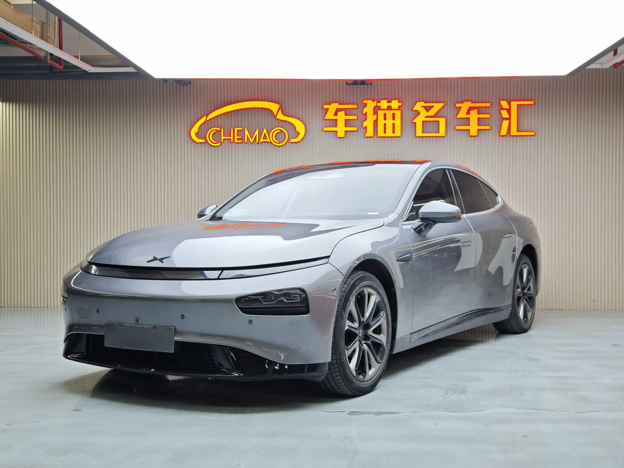 Xpeng P7  из Китая