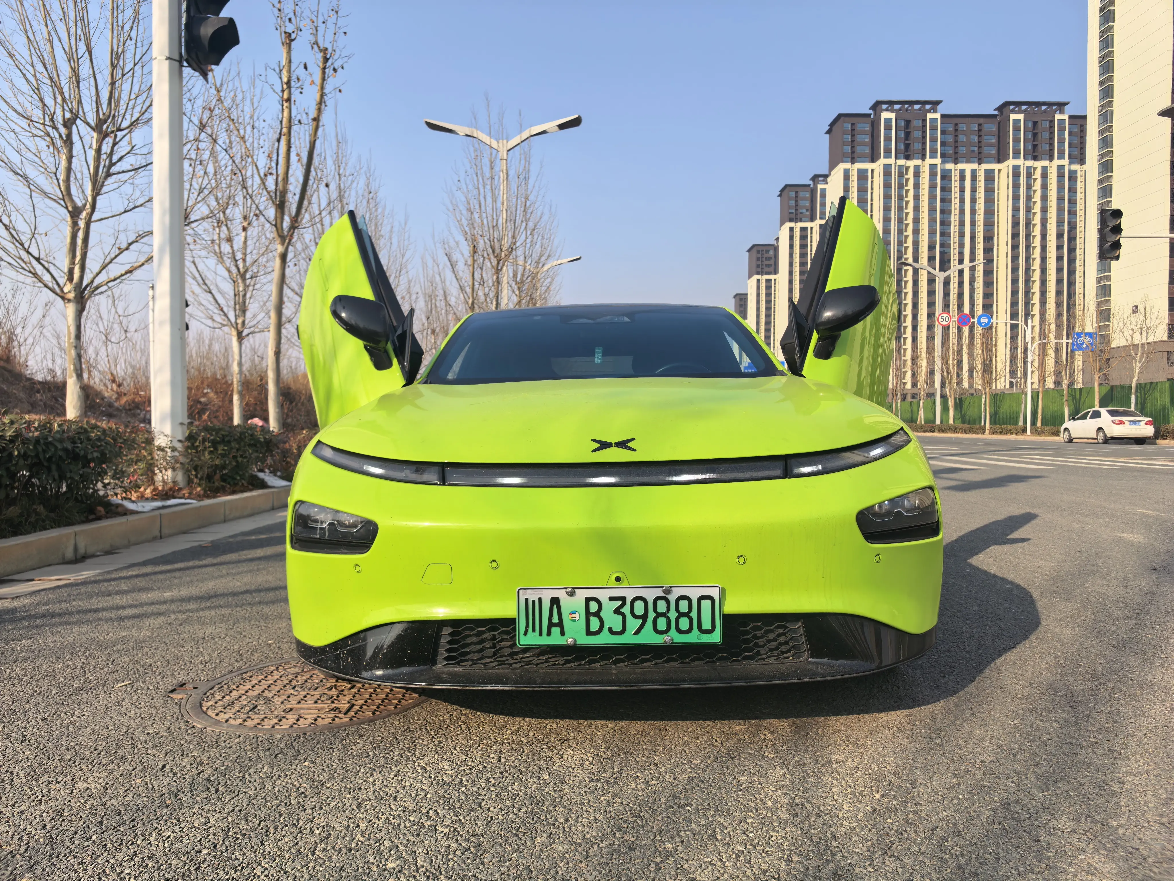 Xpeng P7  из Китая