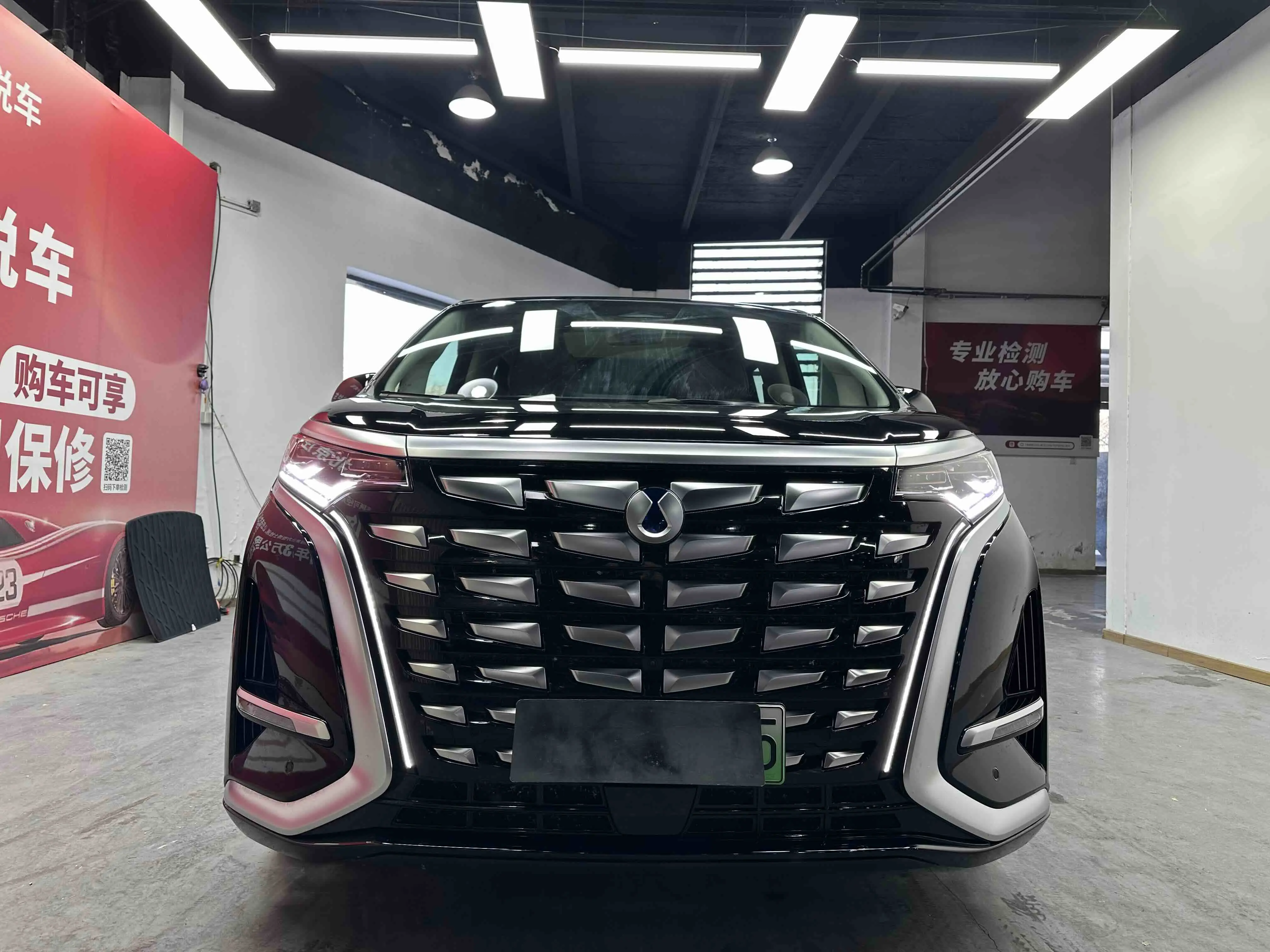 Denza D9 DM  из Китая