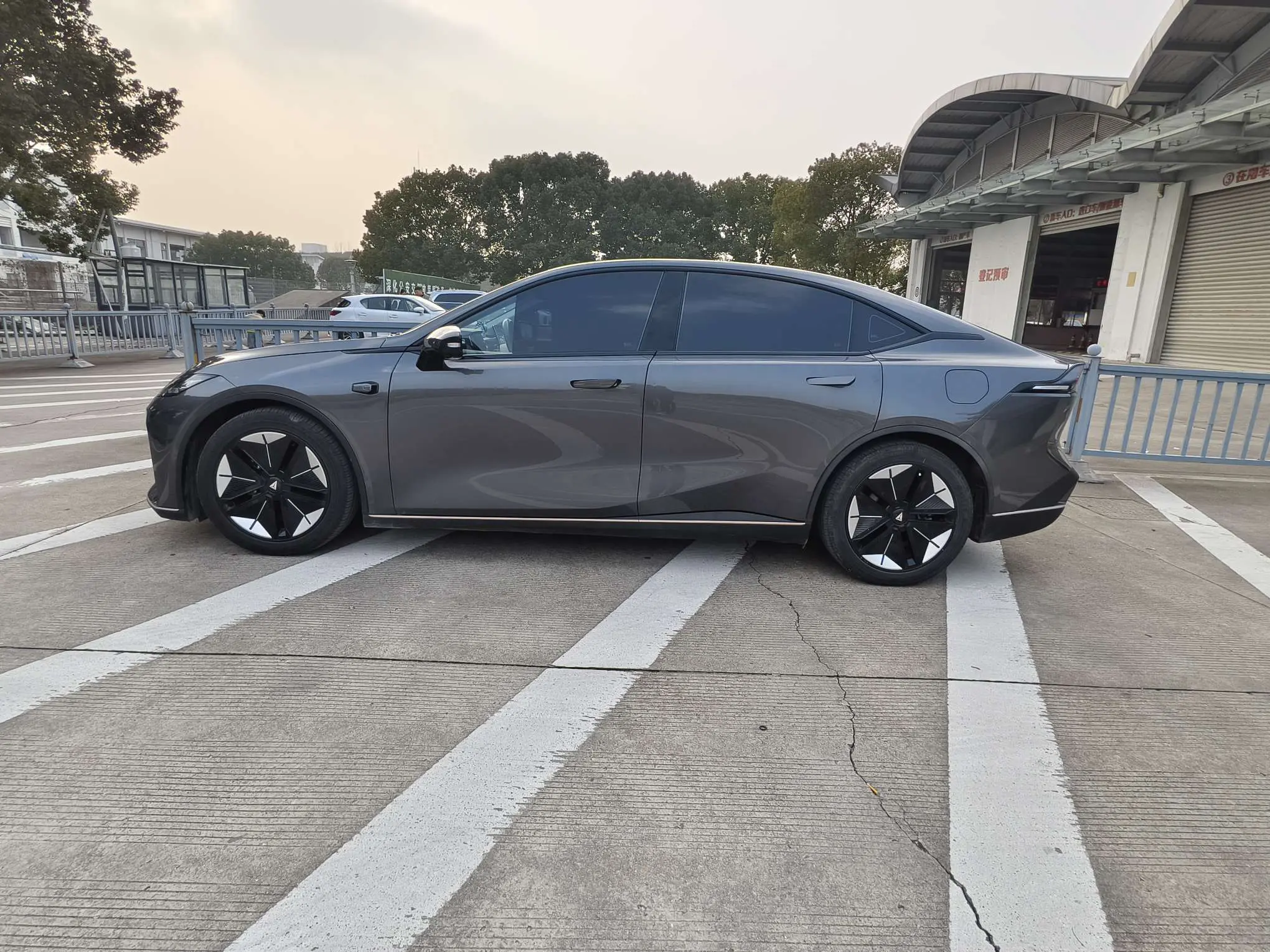 Deepal Dark blue SL03  из Китая