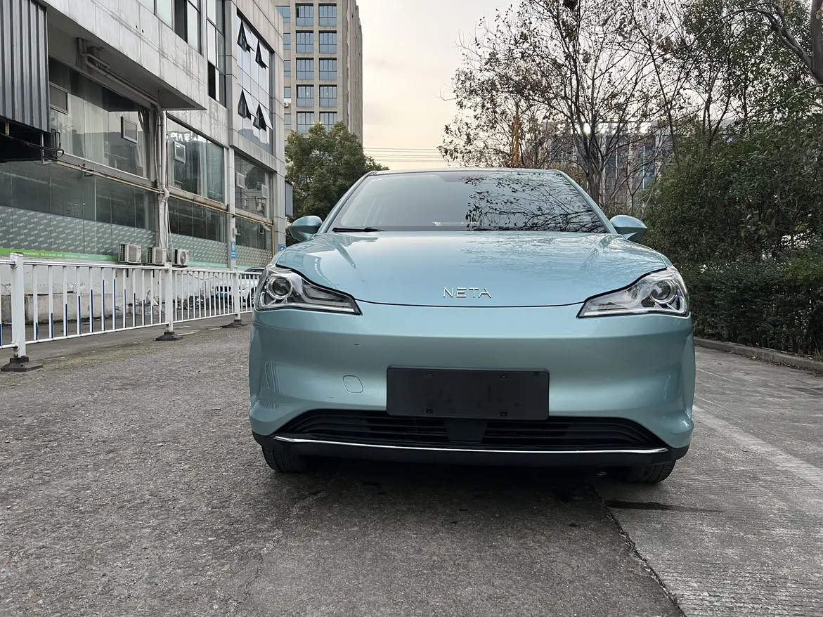 NETA Nezha V  из Китая