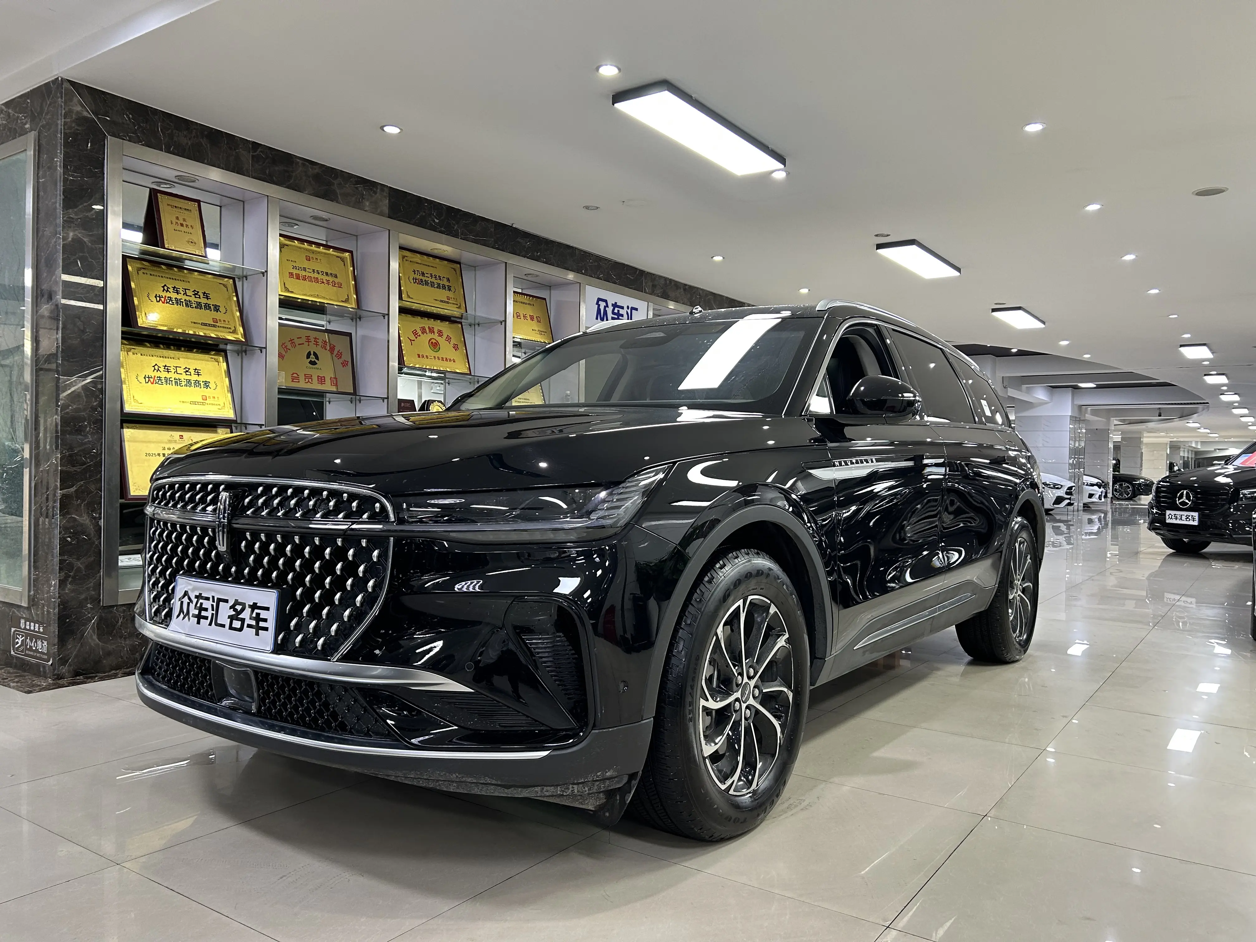 Lincoln Navigator  из Китая