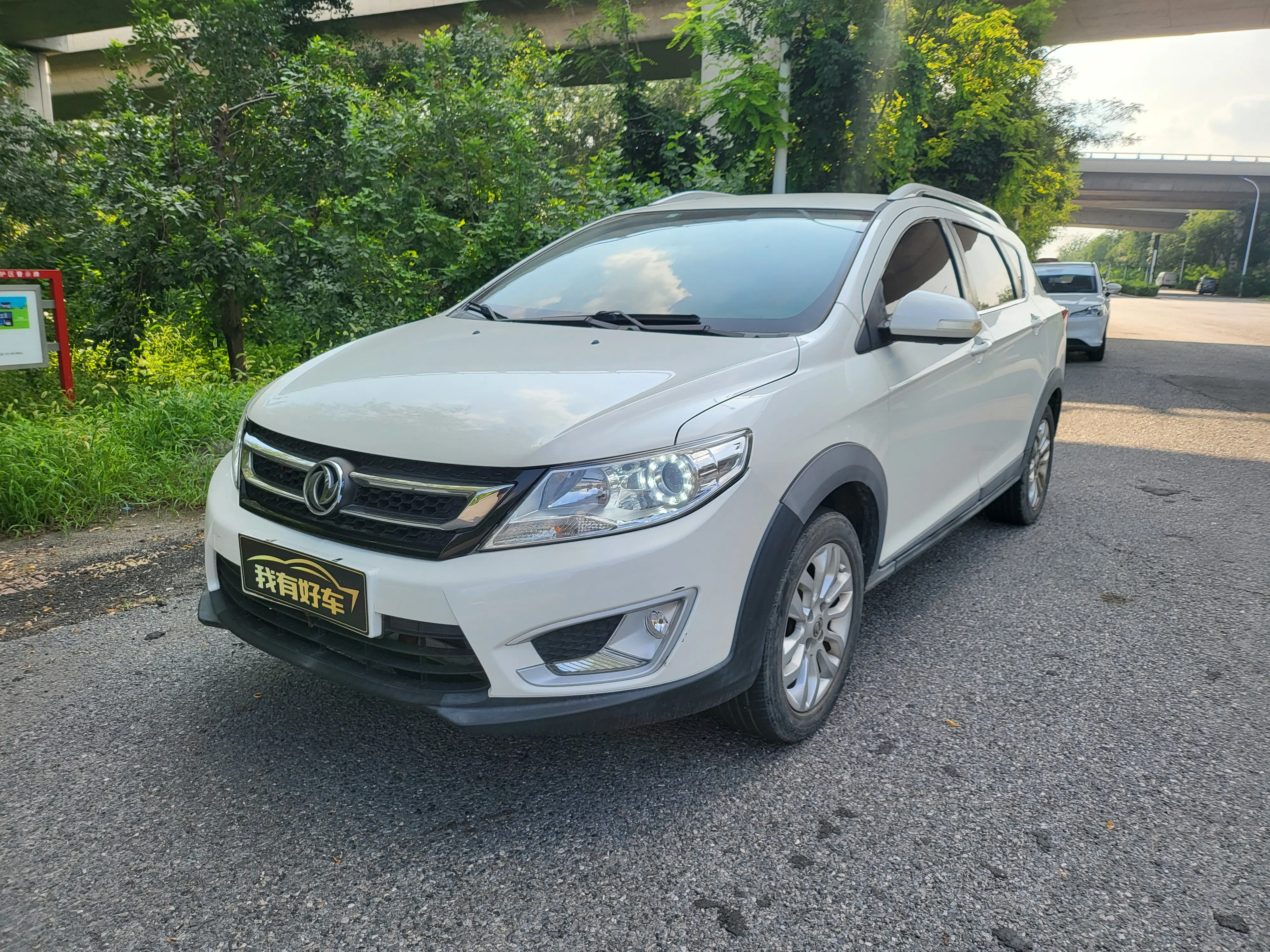 Dongfeng Fengshen AX3  из Китая