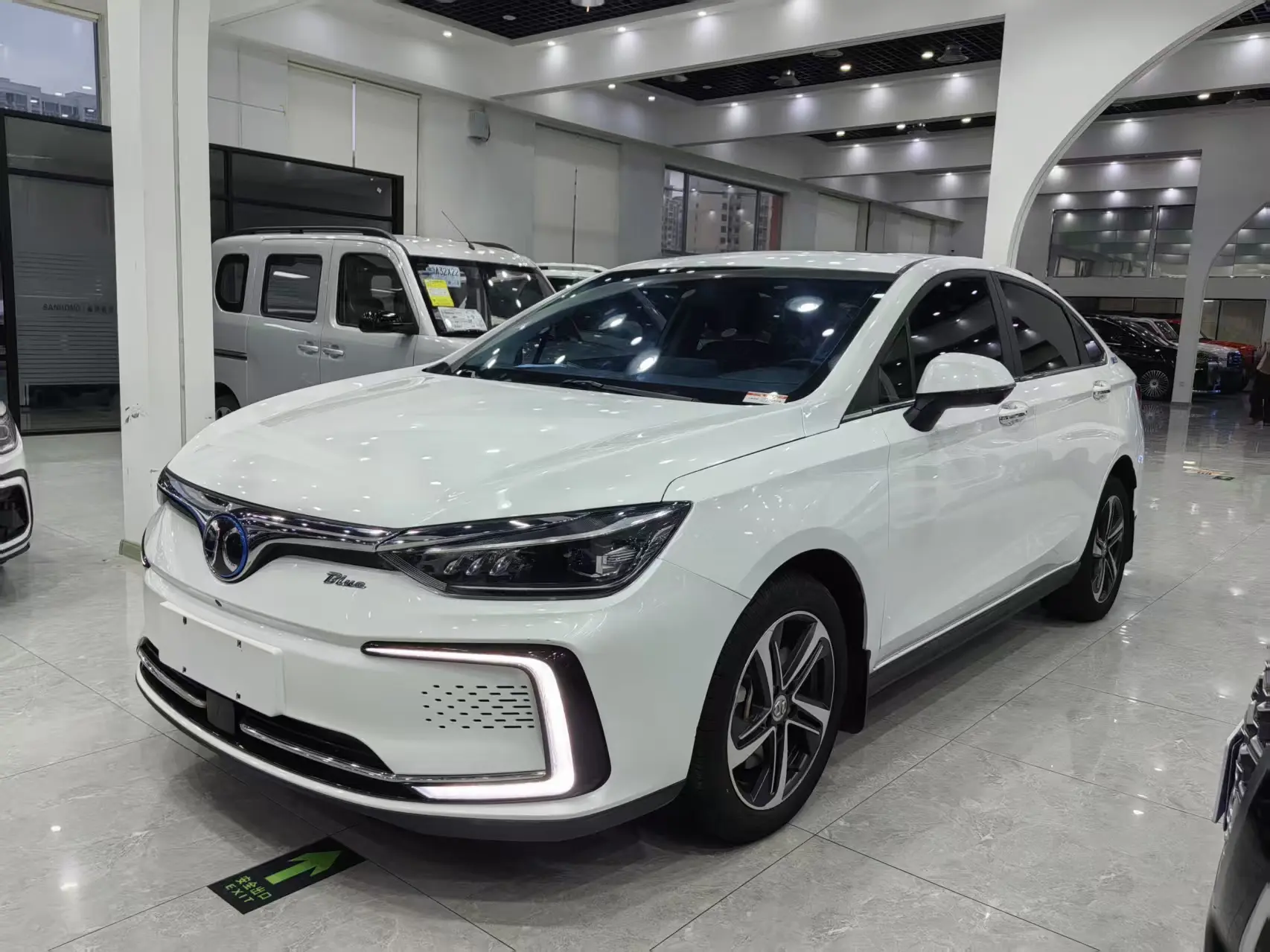 BAIC Beijing EU5  из Китая