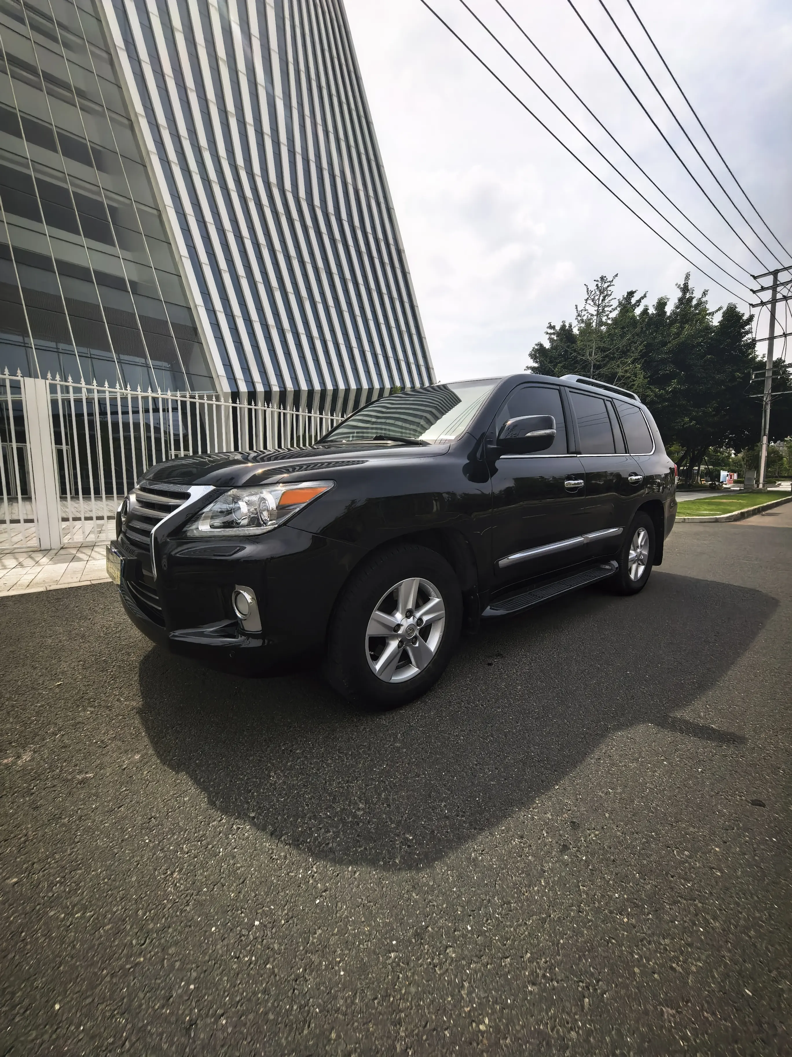 Lexus LX  из Китая