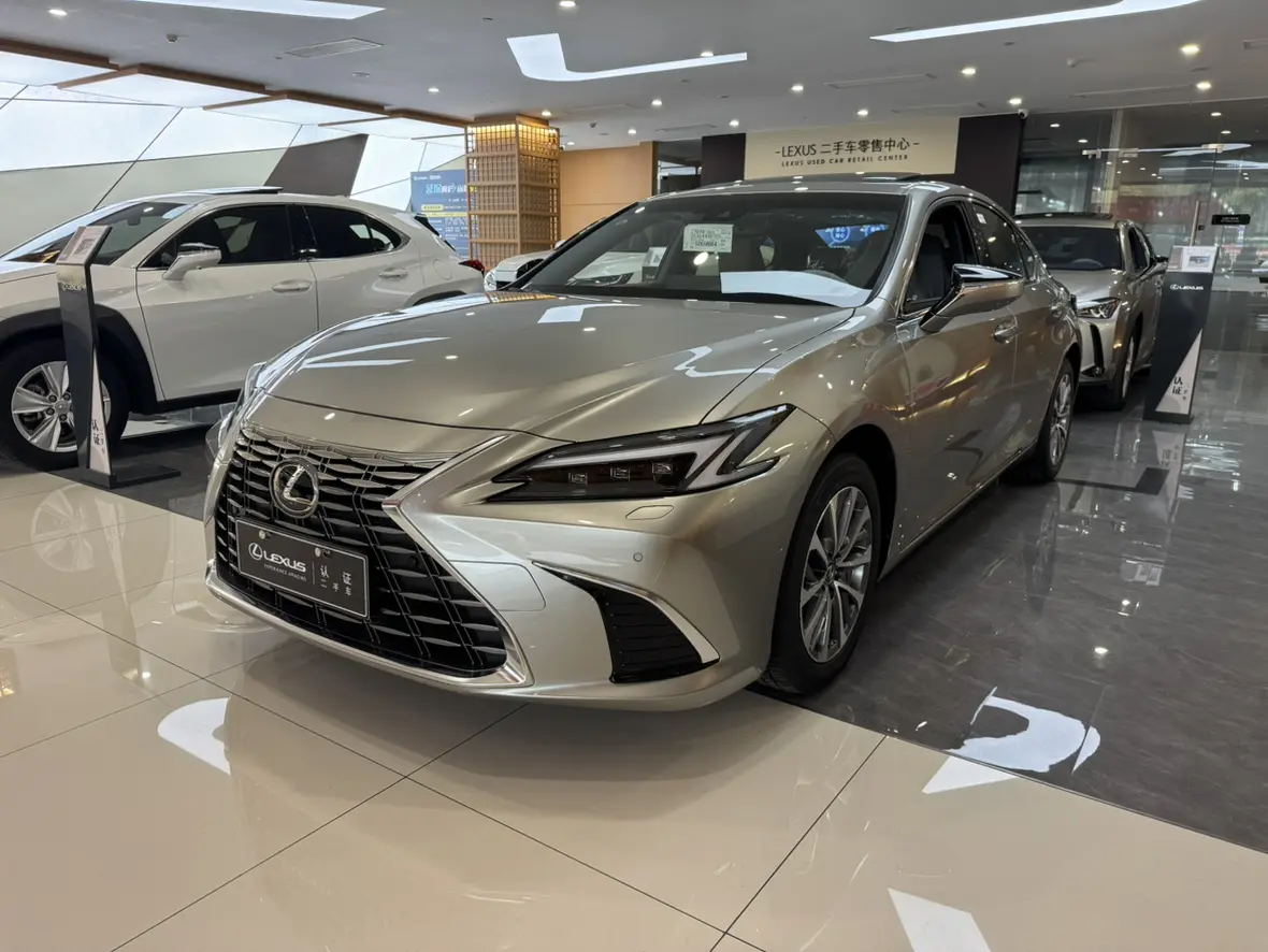 Lexus ES  из Китая