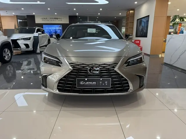 Lexus ES  из Китая