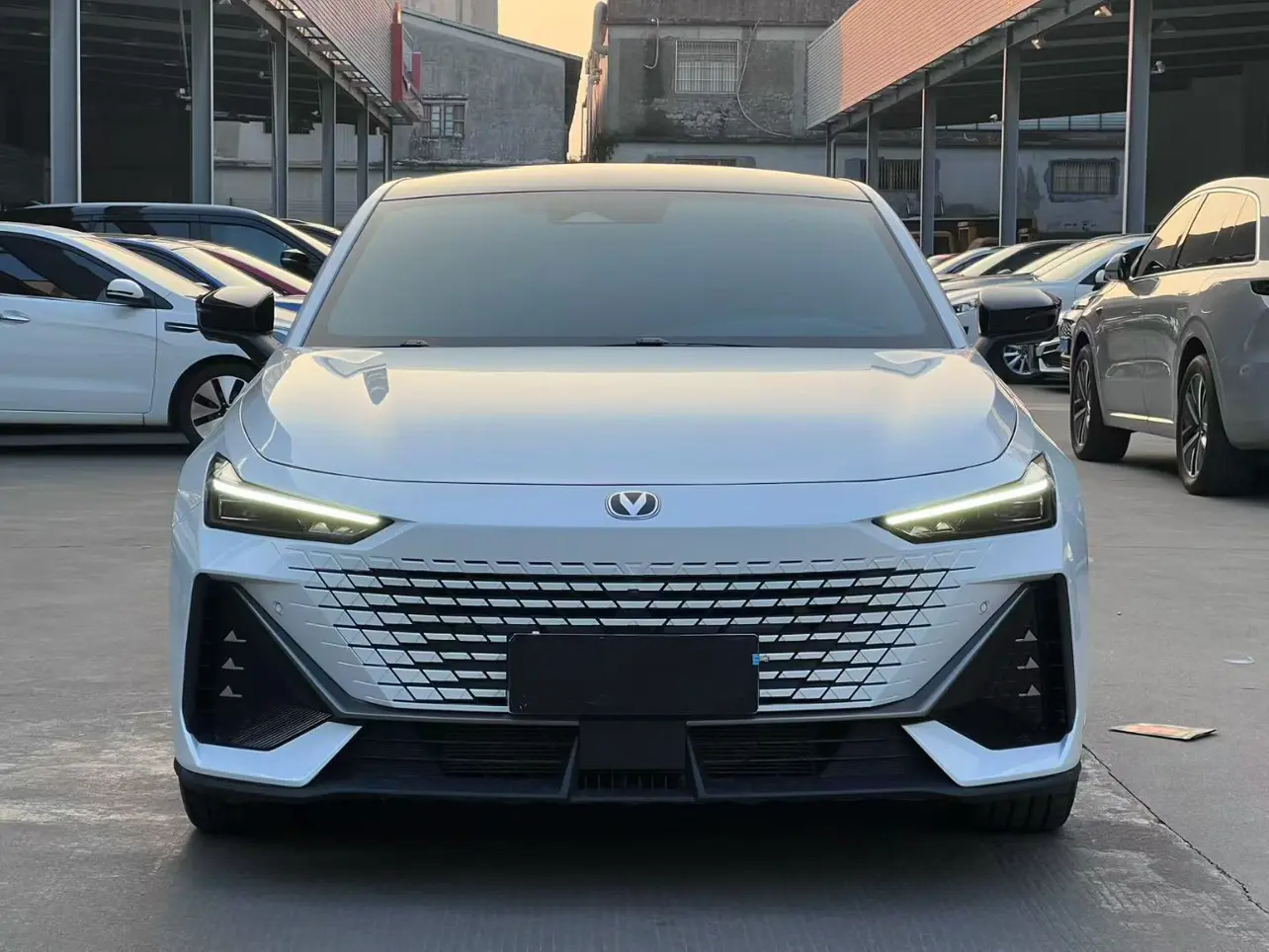 Changan UNI-V  из Китая