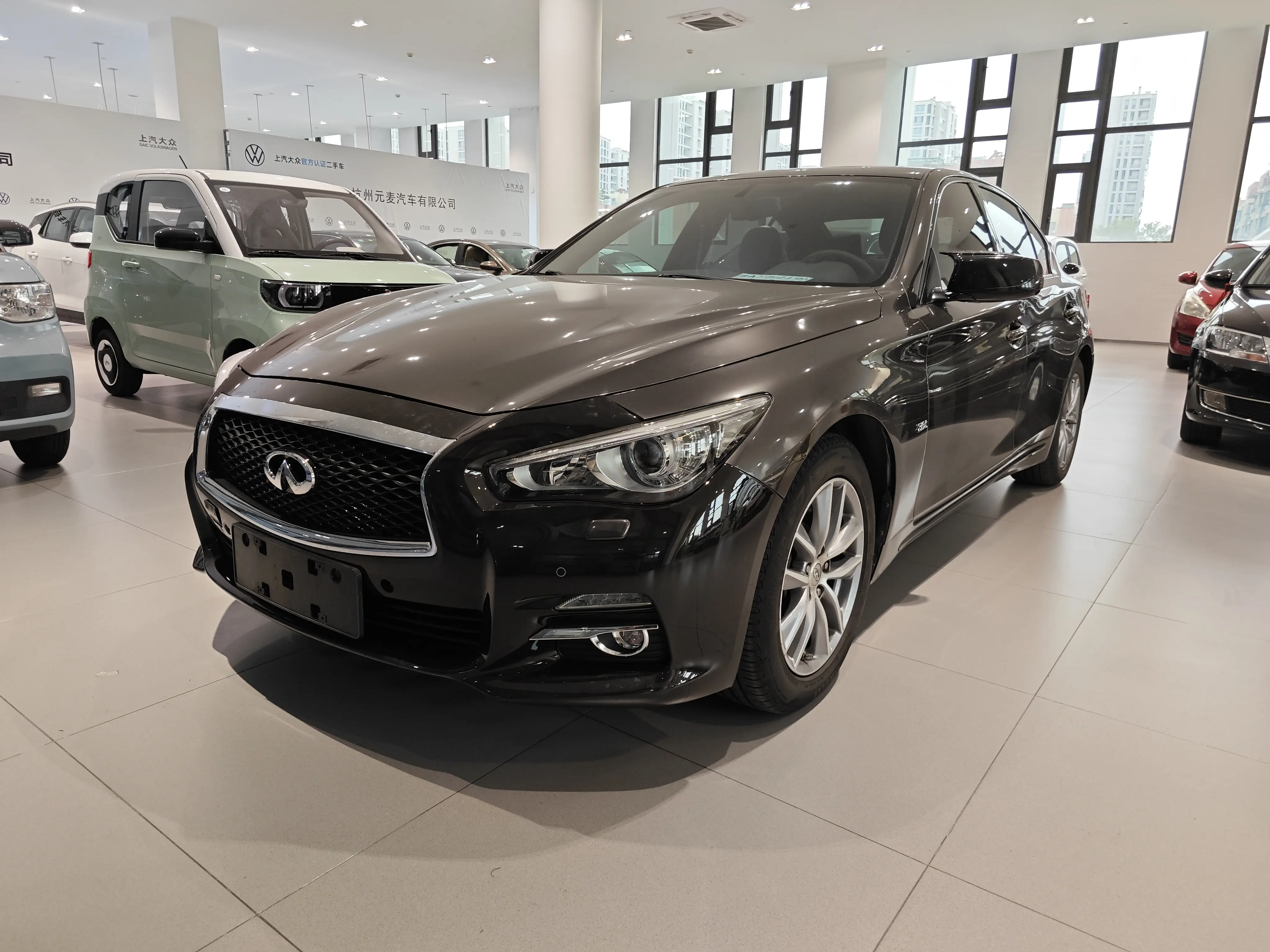 Infiniti Q50L  из Китая