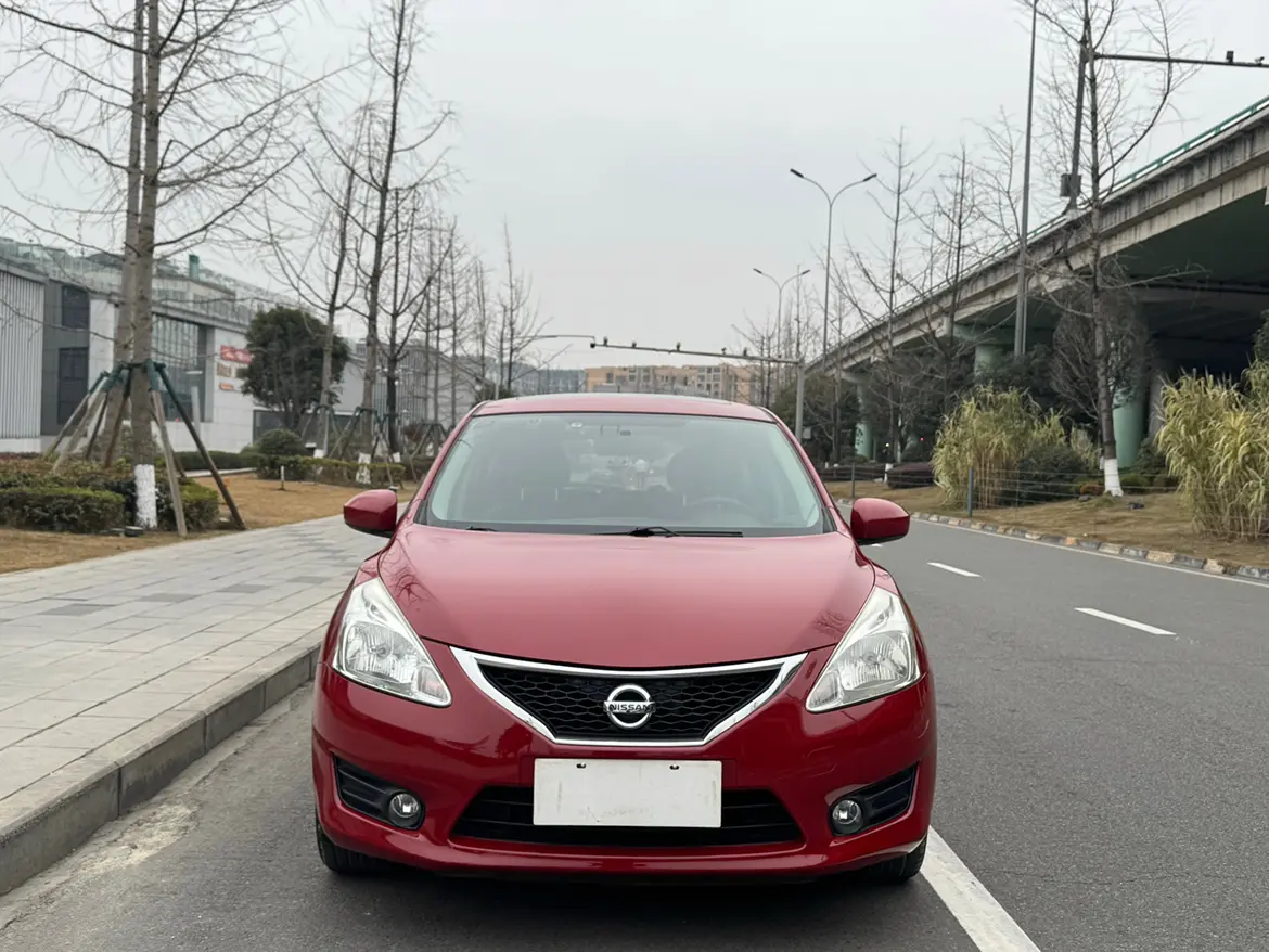 Nissan Tiida  из Китая