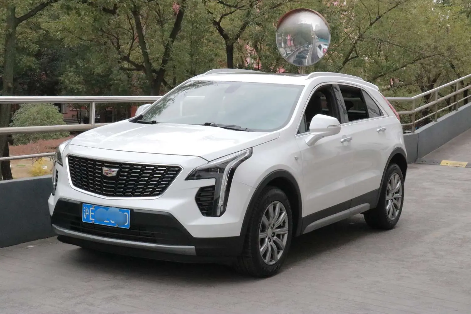 Cadillac XT4  из Китая