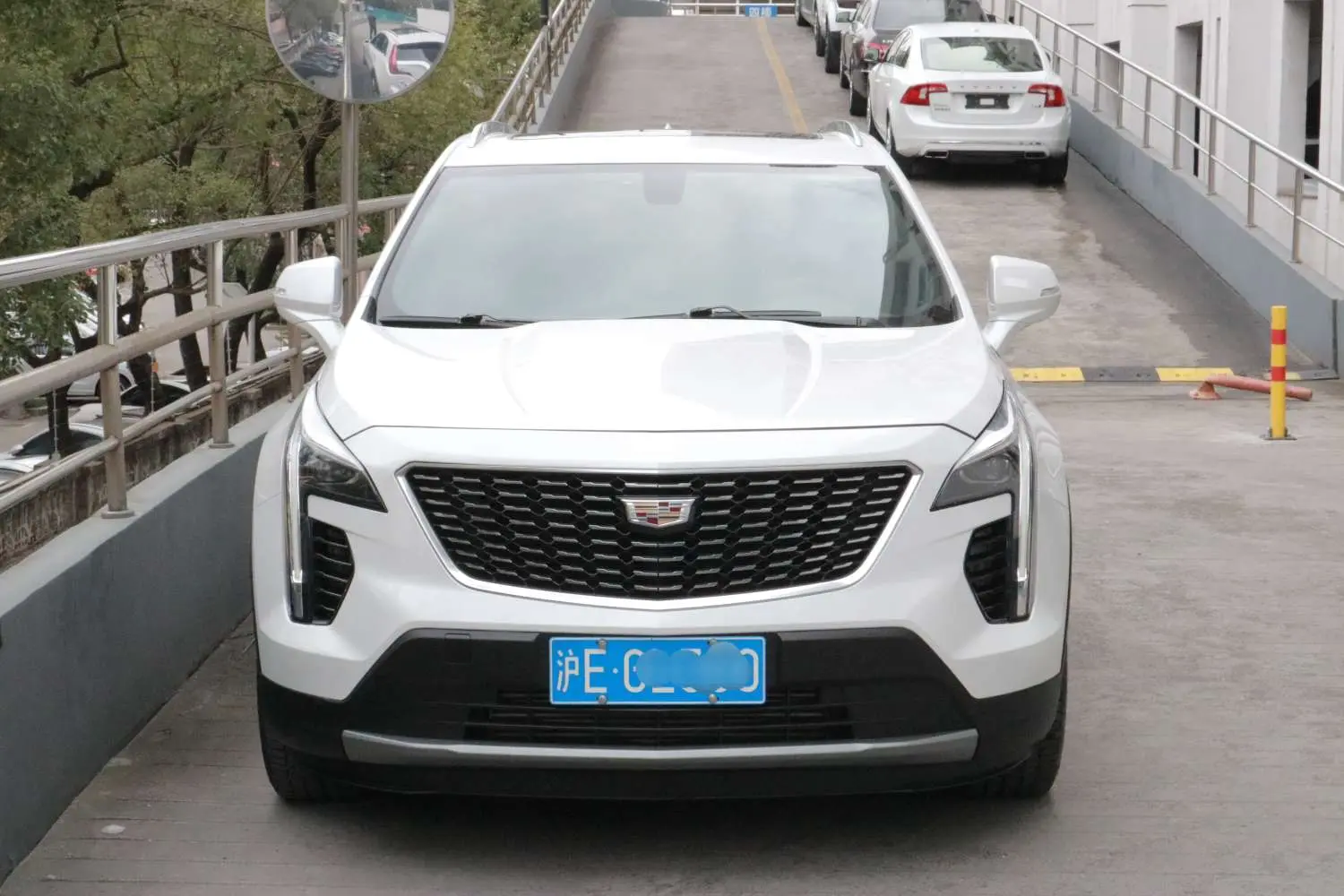 Cadillac XT4  из Китая