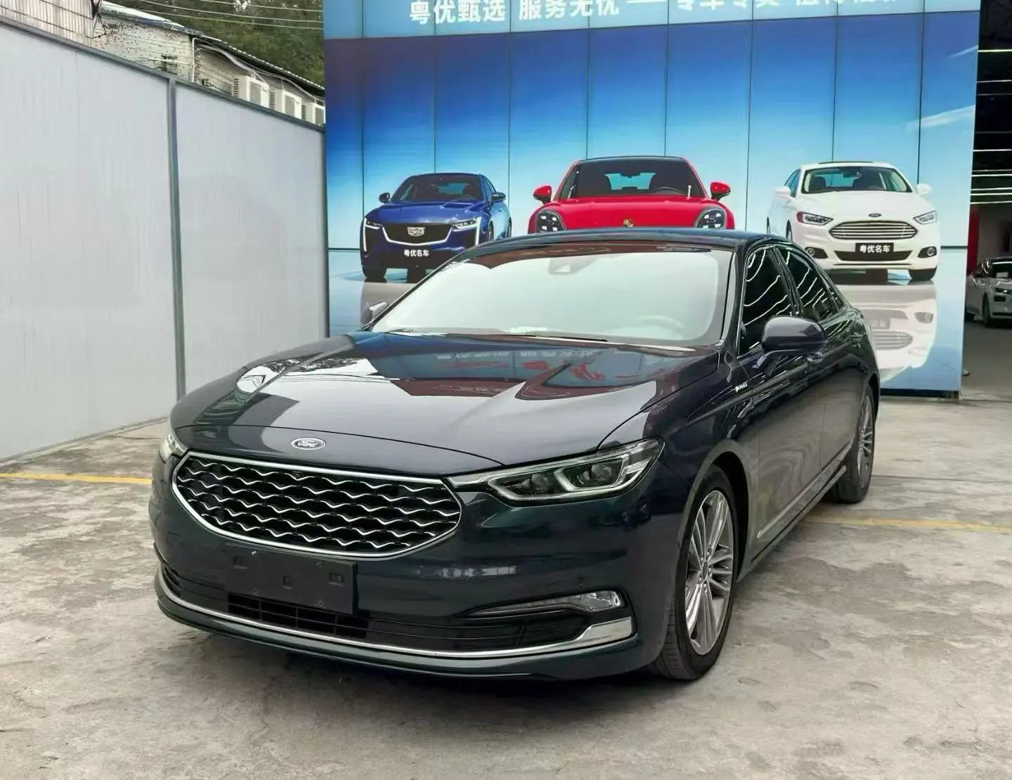 Ford Taurus  из Китая