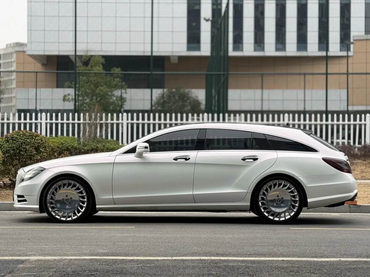 Mercedes-Benz Mercedes Benz CLS  из Китая
