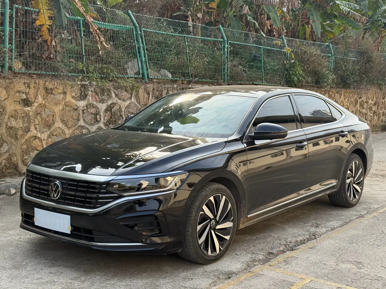 Volkswagen Passat  из Китая