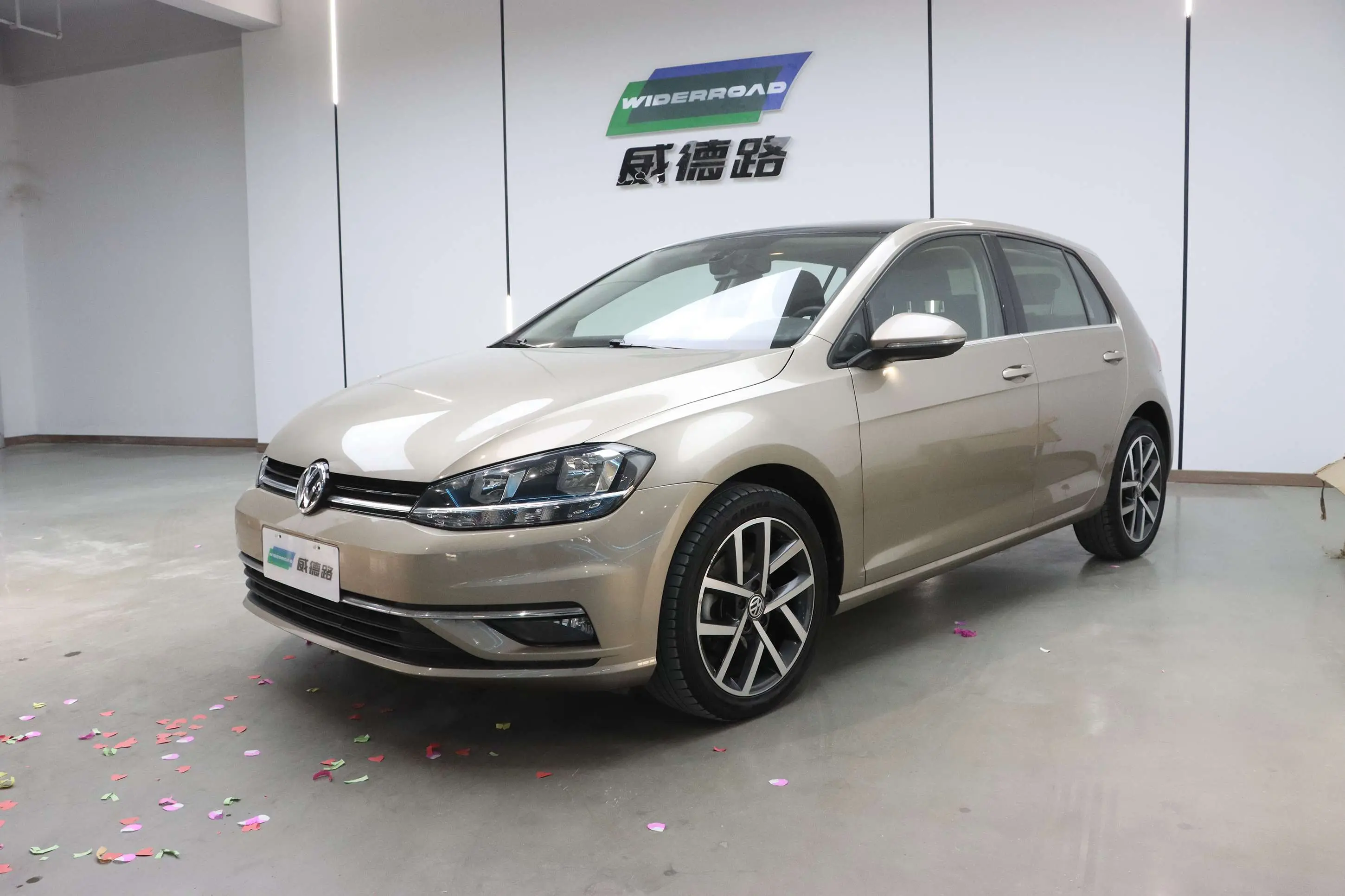 Volkswagen Golf  из Китая