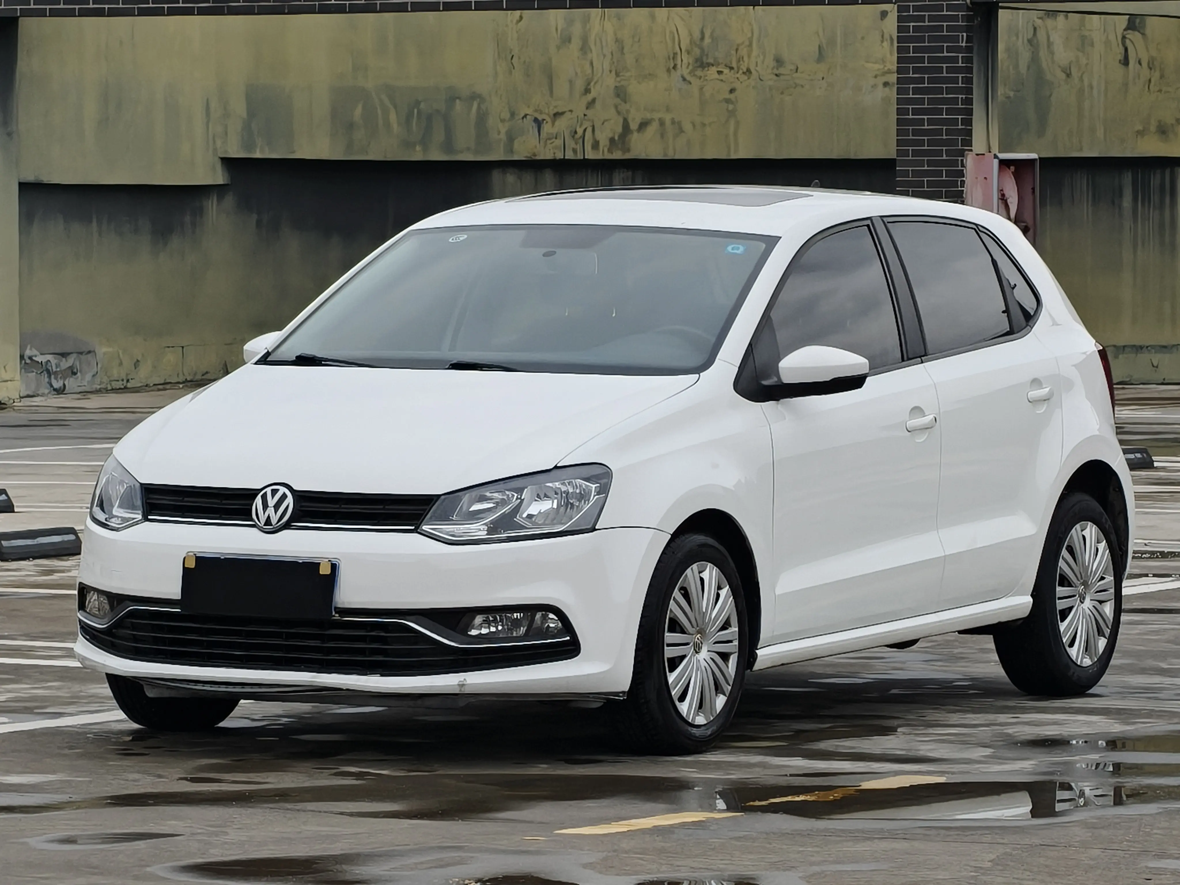 Volkswagen Polo  из Китая