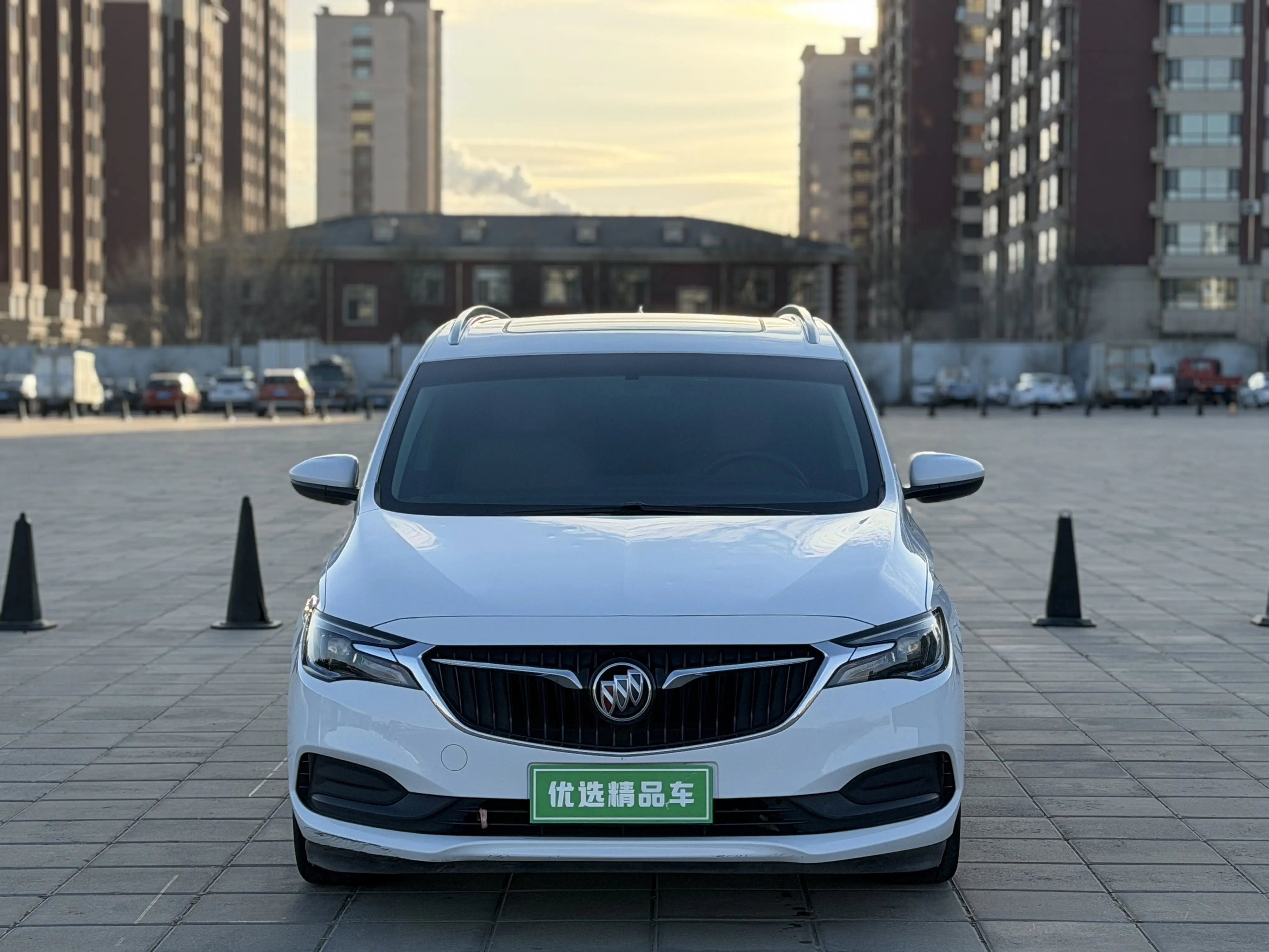 Buick GL6  из Китая