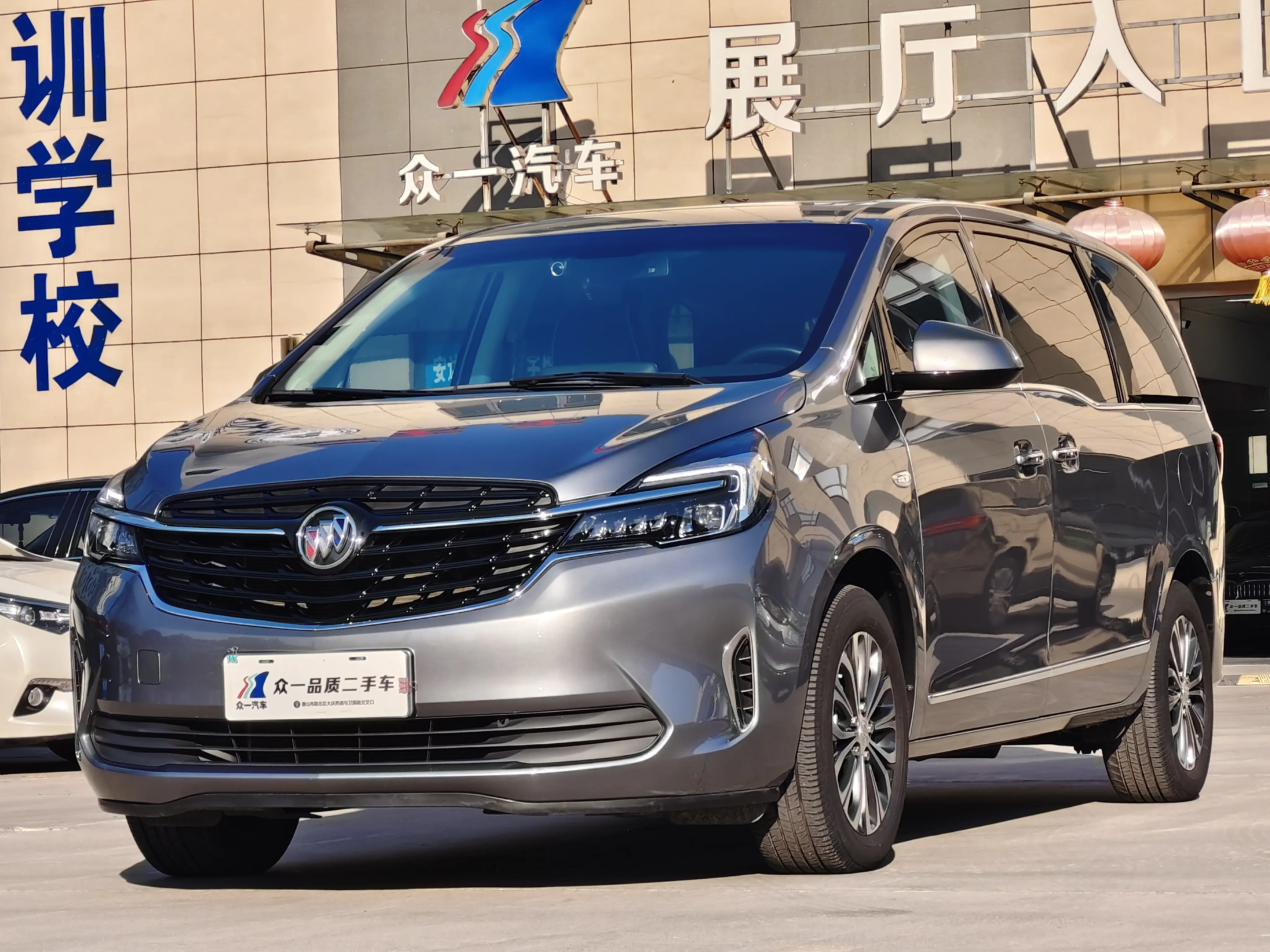 Buick GL8  из Китая