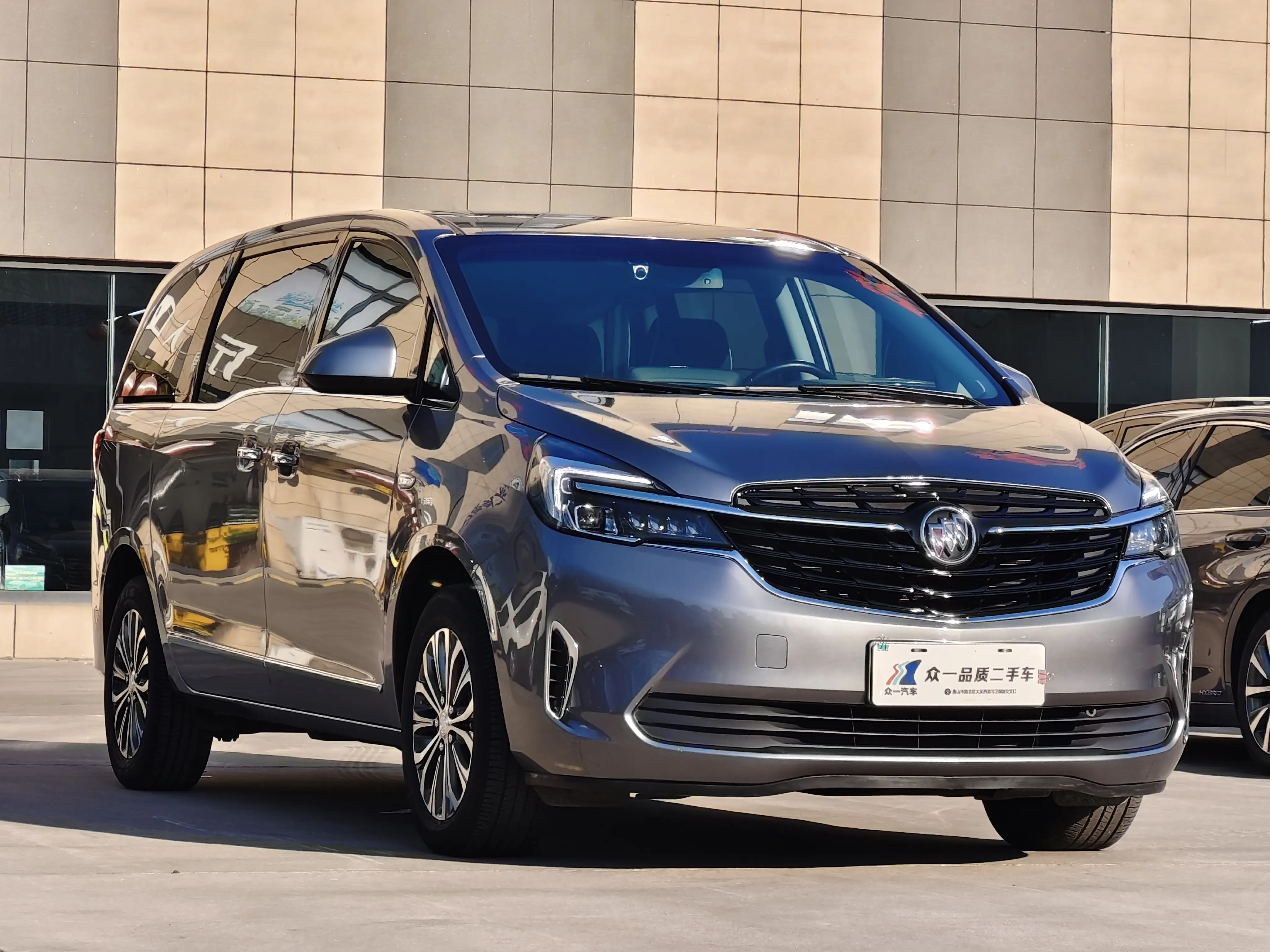 Buick GL8  из Китая