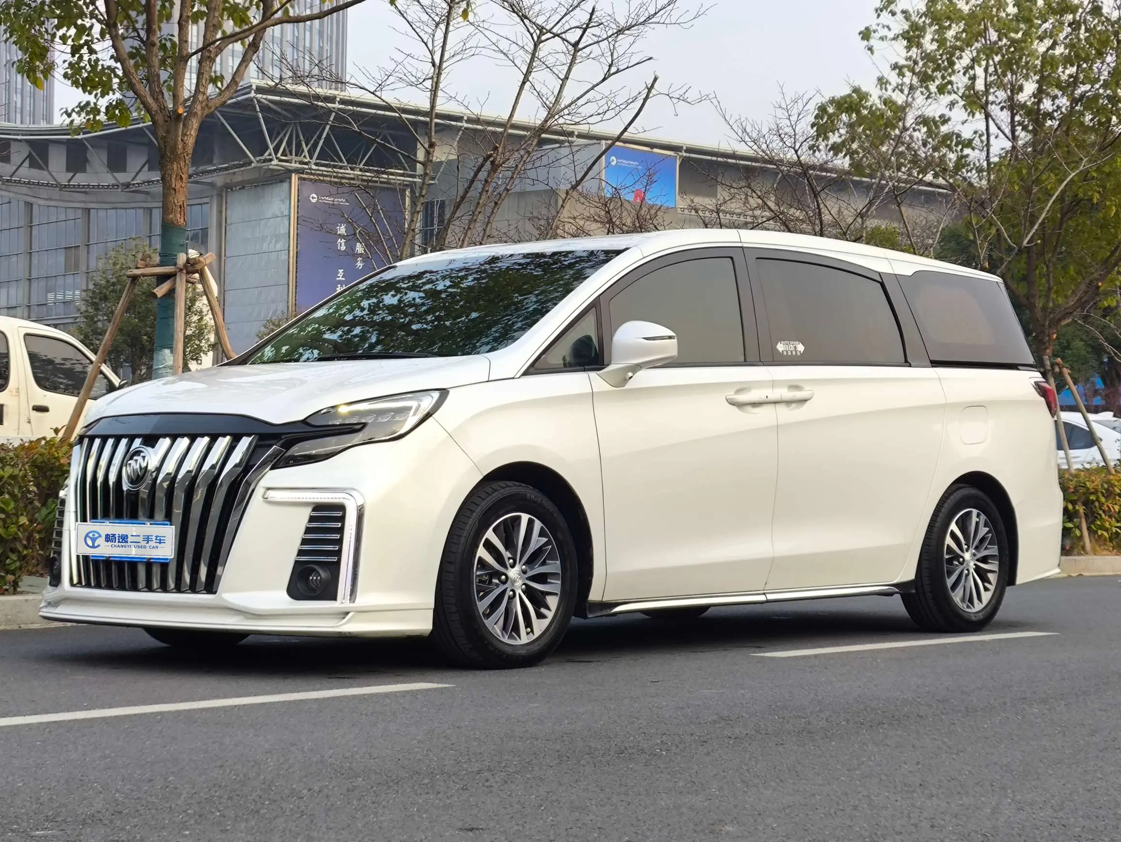 Buick GL8  из Китая