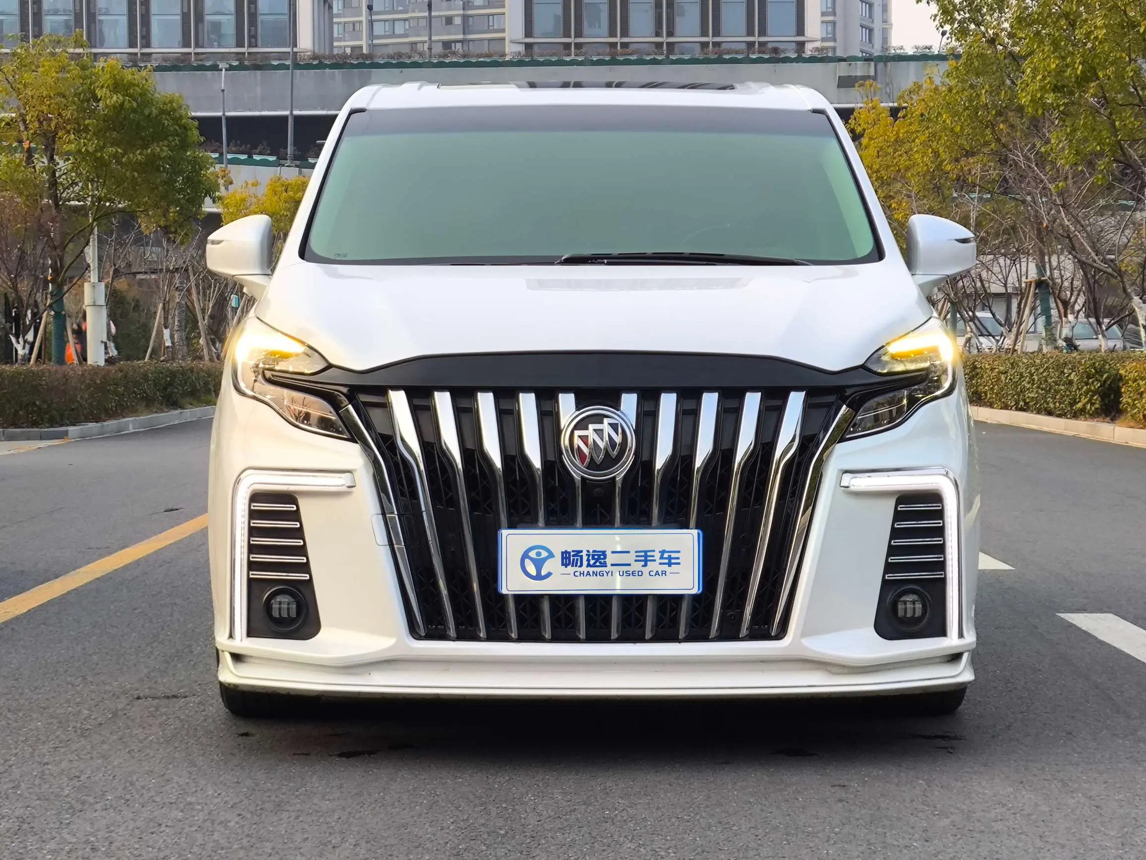 Buick GL8  из Китая