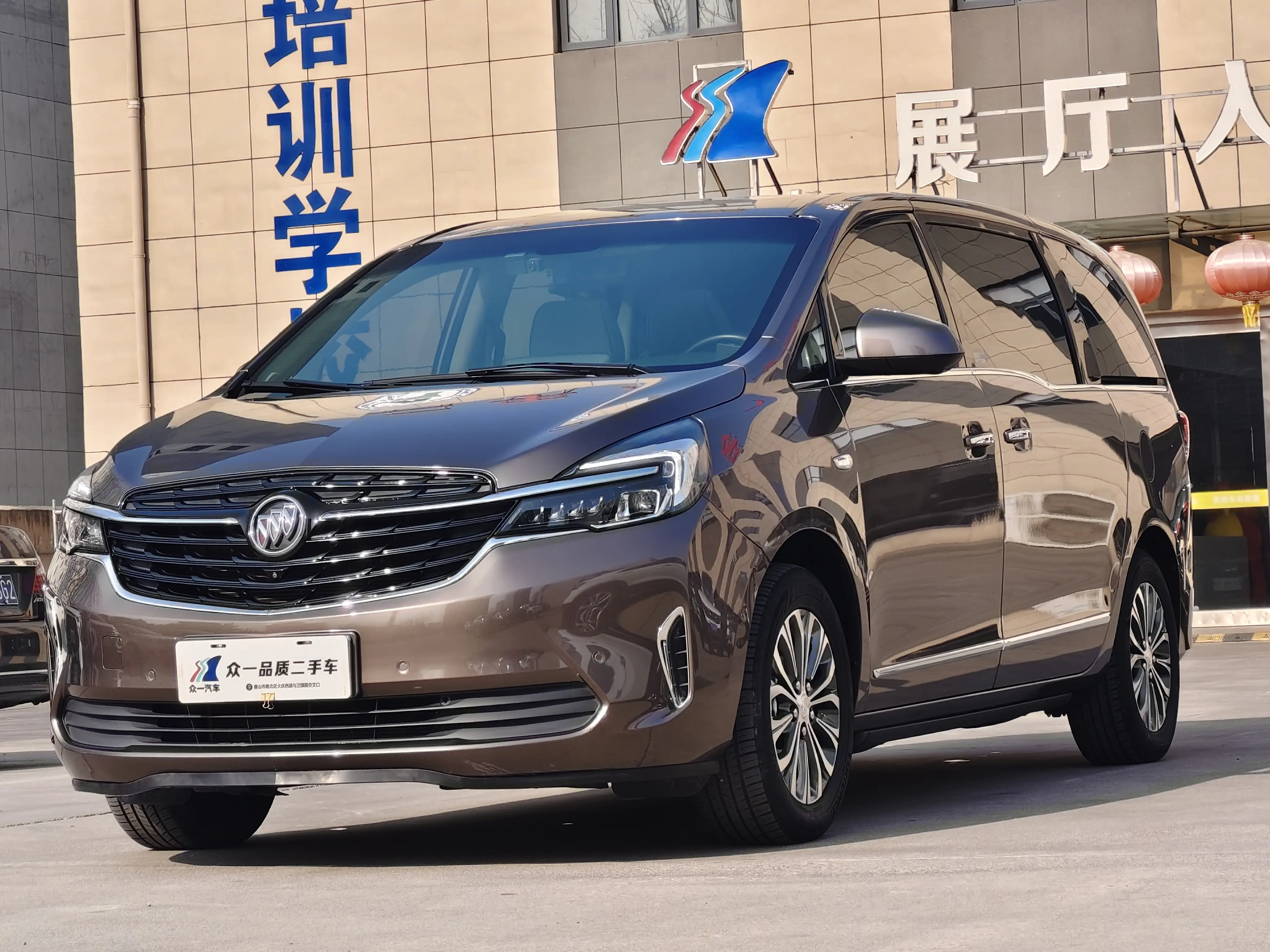 Buick GL8  из Китая