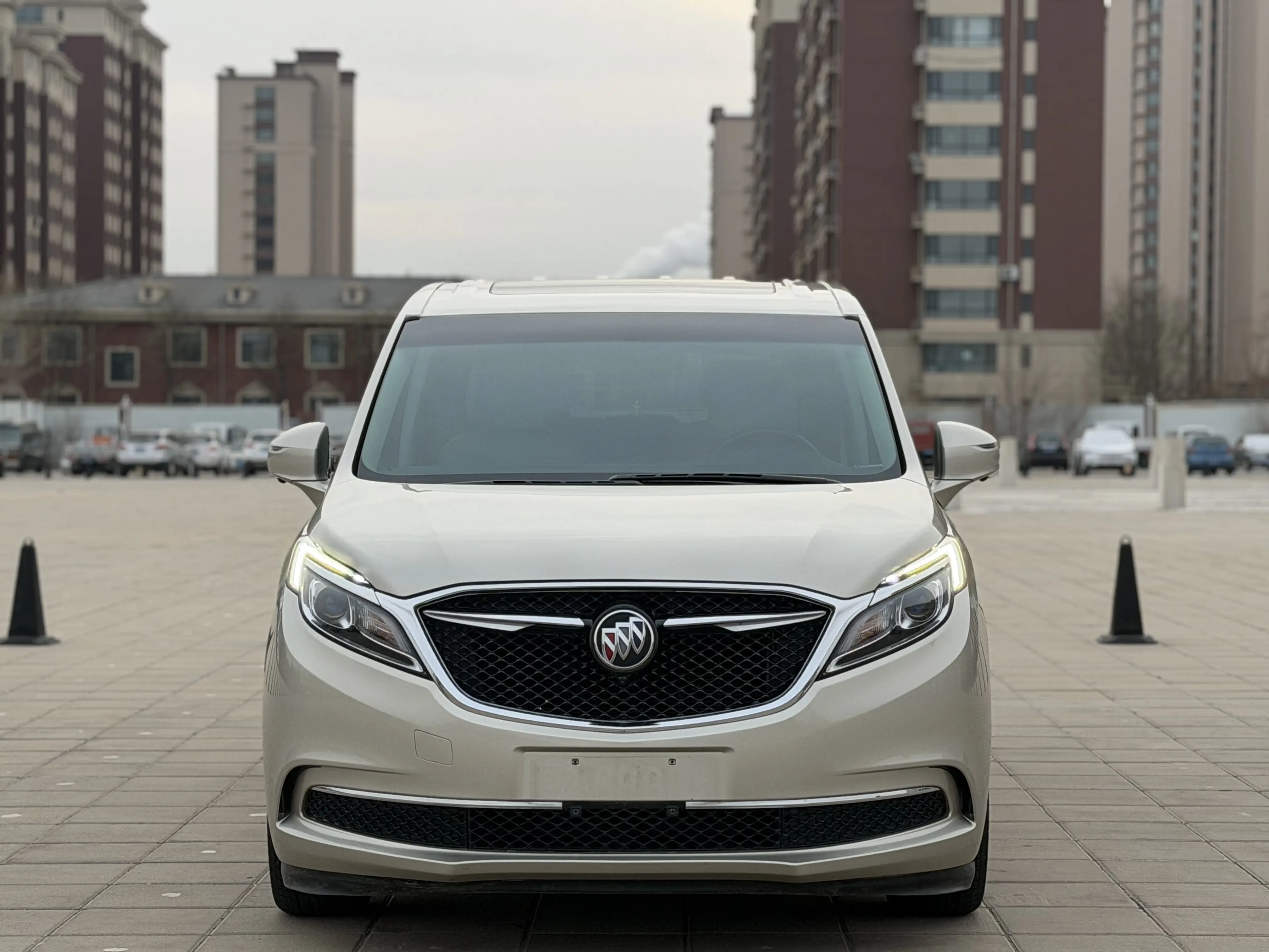 Buick GL8  из Китая