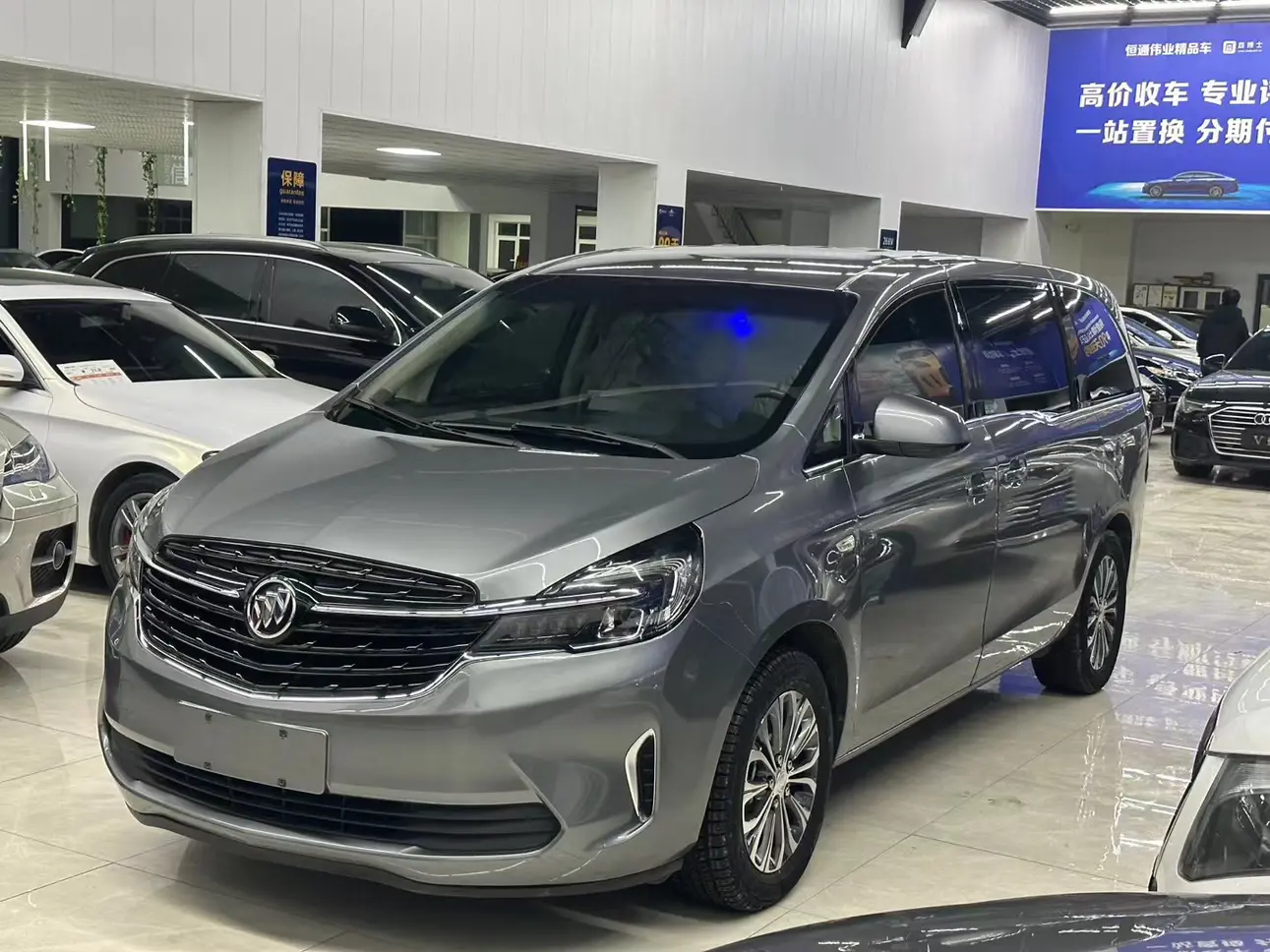 Buick GL8  из Китая