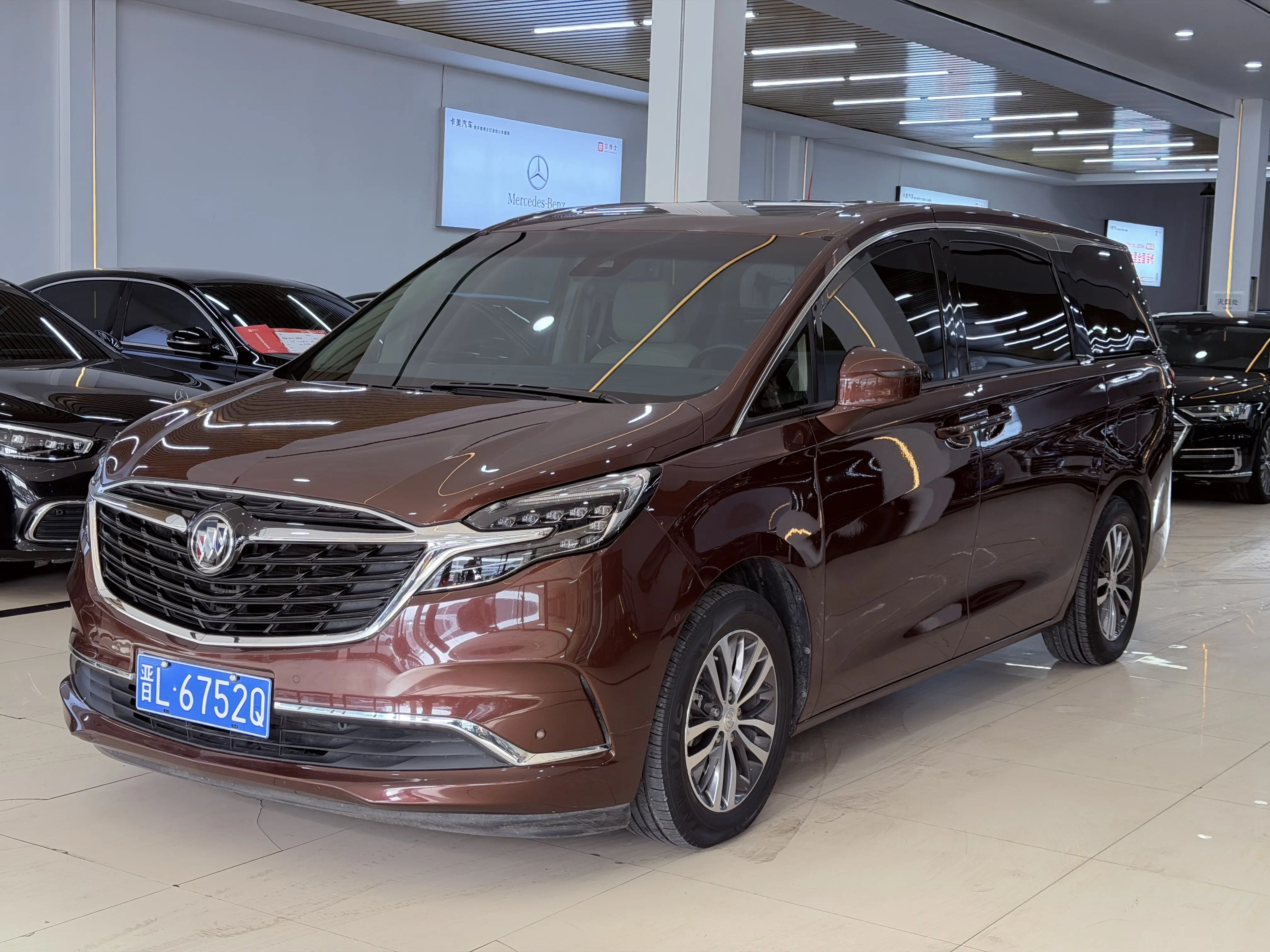 Buick GL8  из Китая