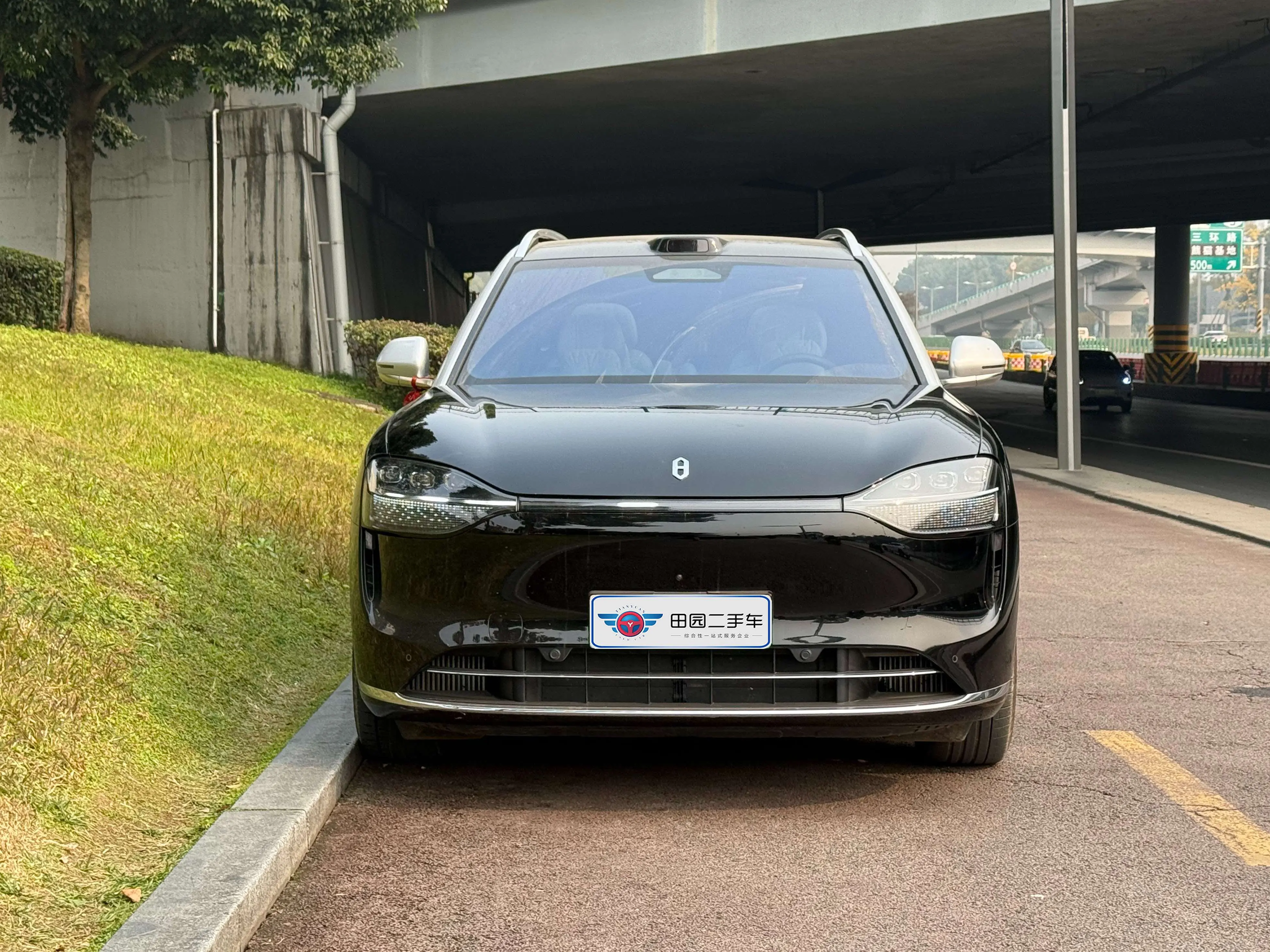 AITO M9 (Wenjie M9)  из Китая