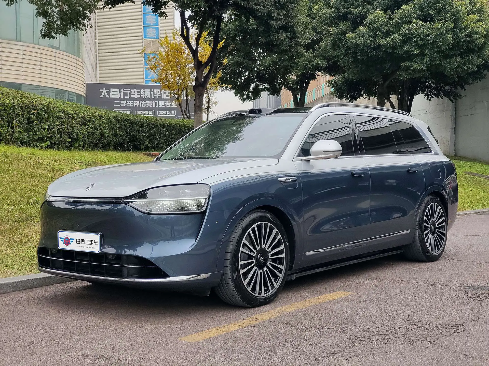 AITO M9 (Wenjie M9)  из Китая