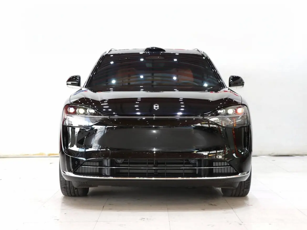 AITO M9 (Wenjie M9)  из Китая