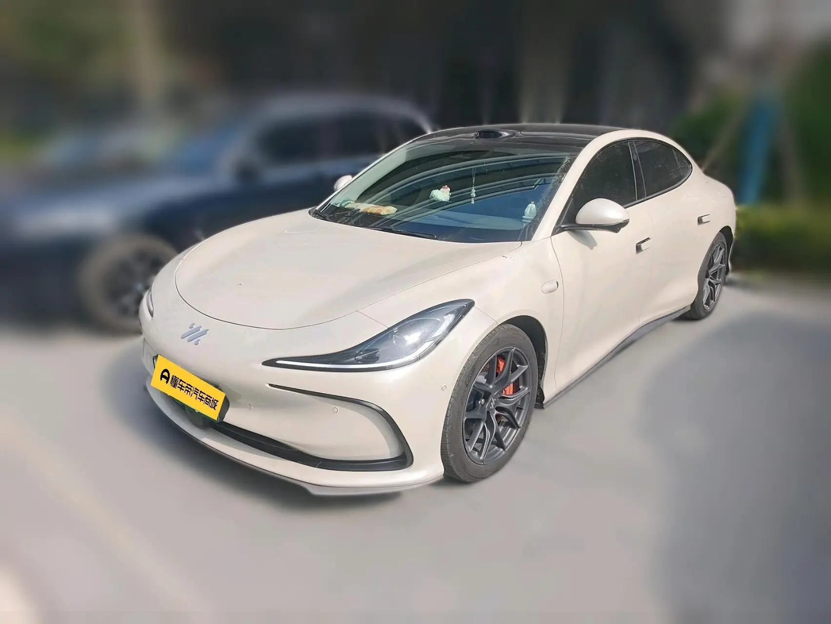 Zhiji L6  из Китая