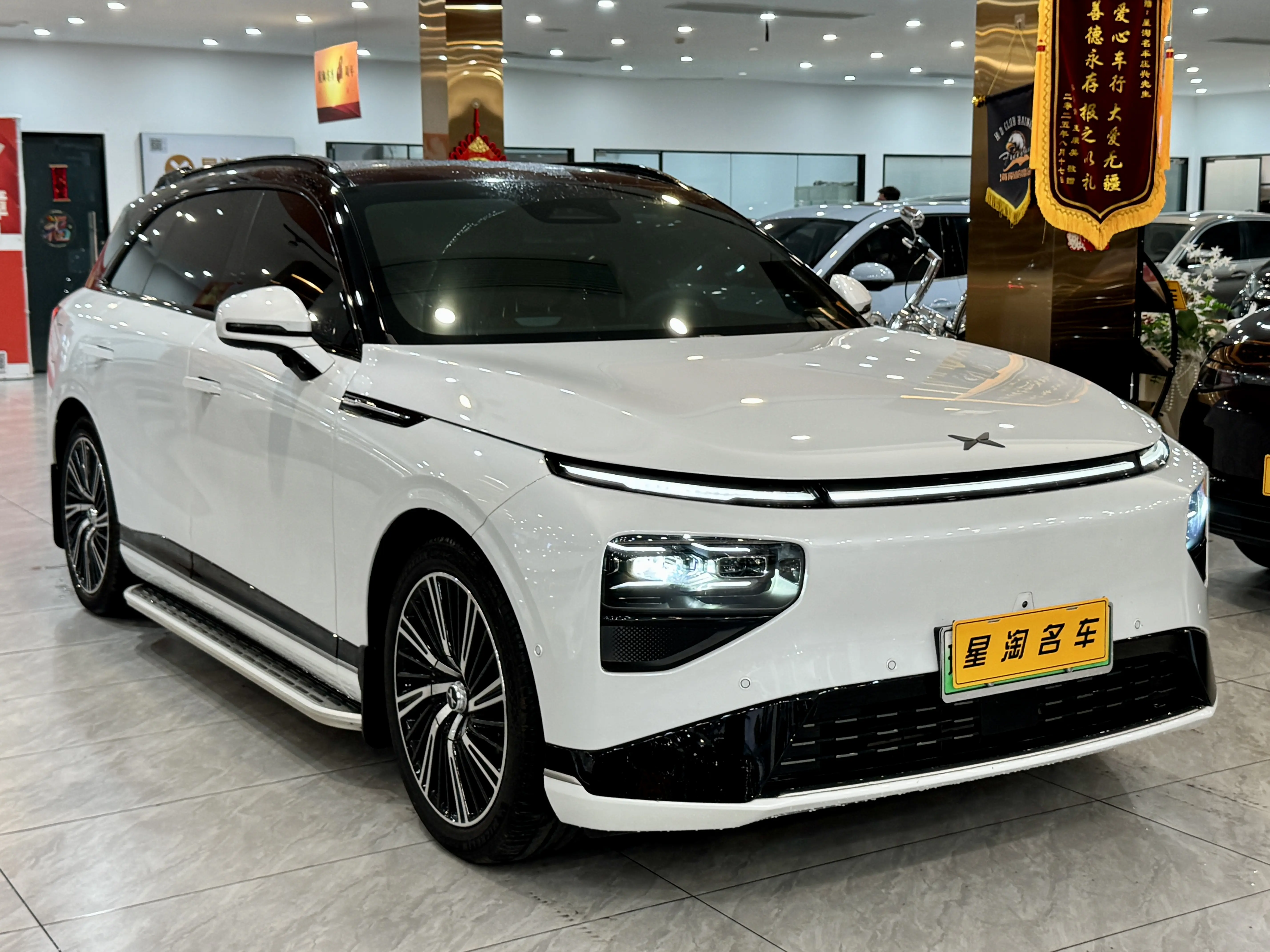 Xpeng G9  из Китая