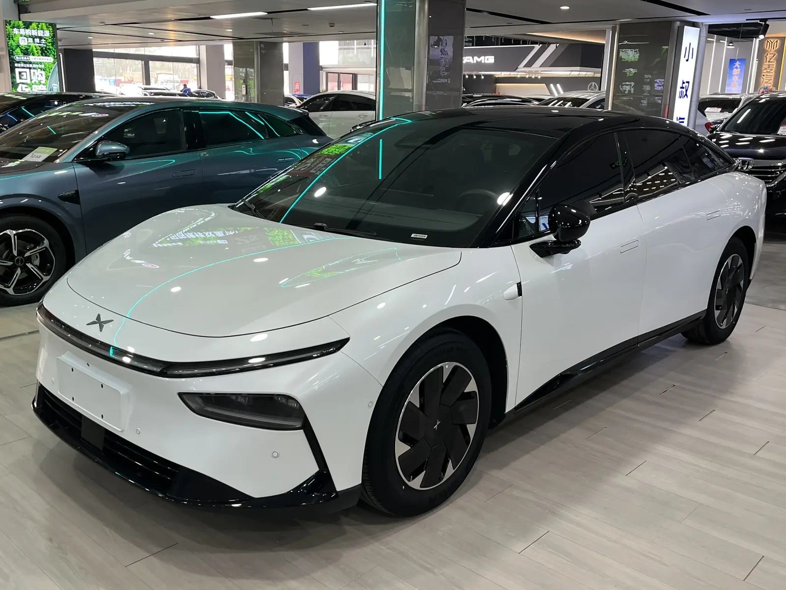 Xpeng P7+  из Китая