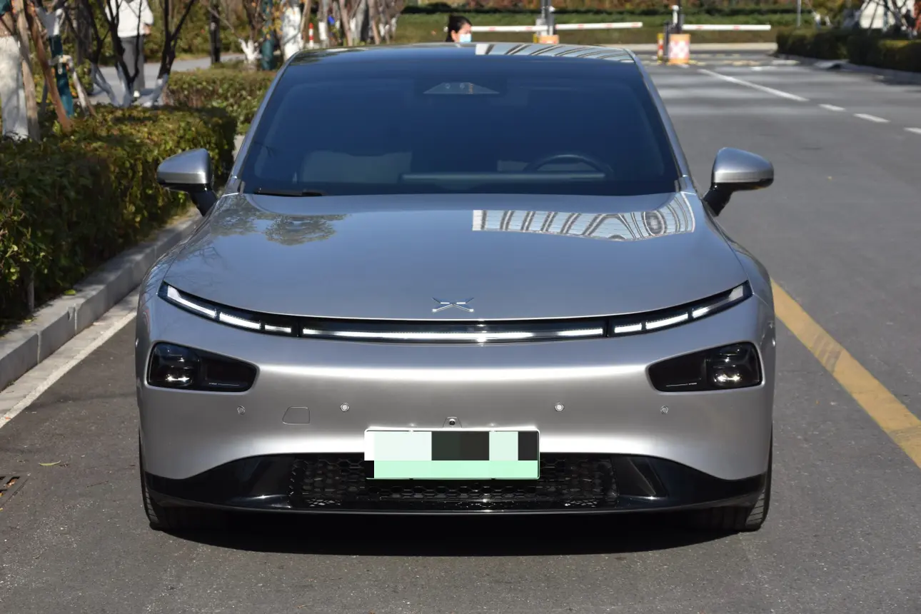 Xpeng P7  из Китая