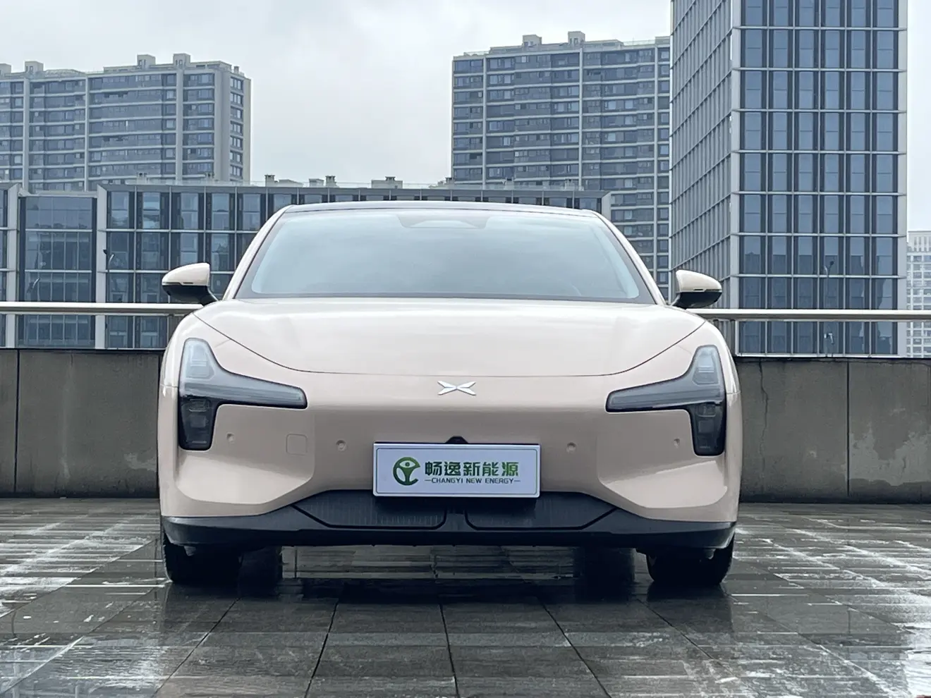 Xpeng Xiaopeng MONA M03  из Китая