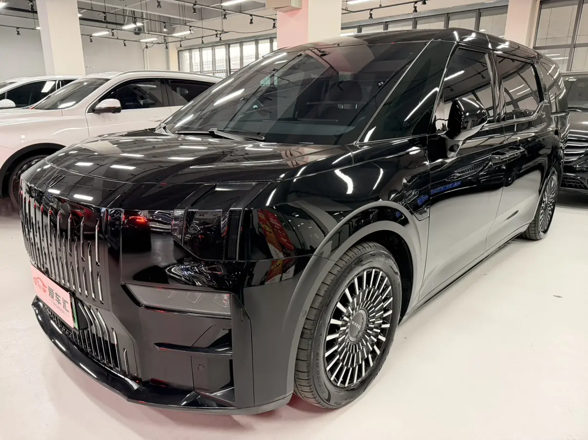 ZEEKR 009  из Китая