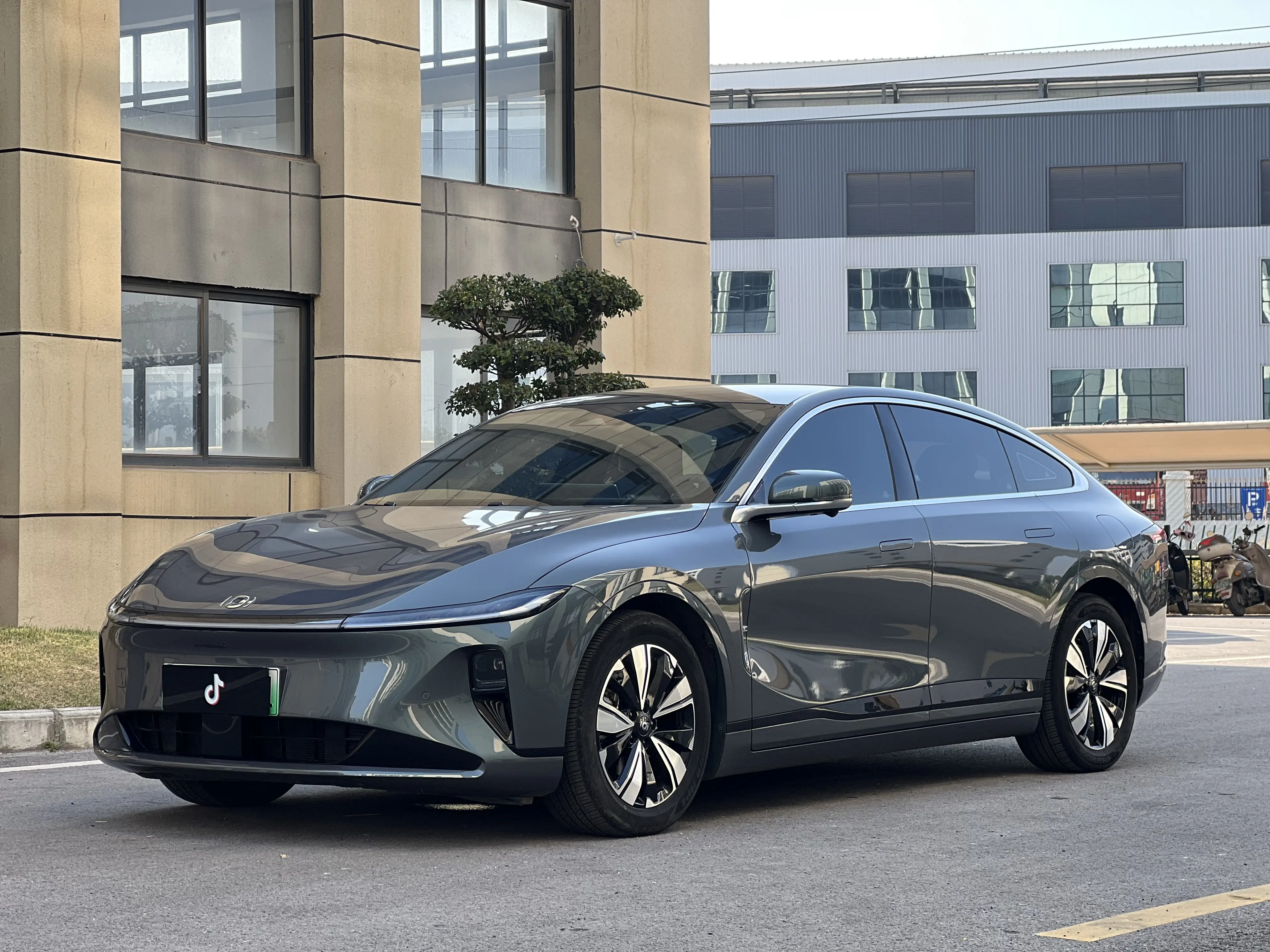 Changan Qiyuan A07  из Китая