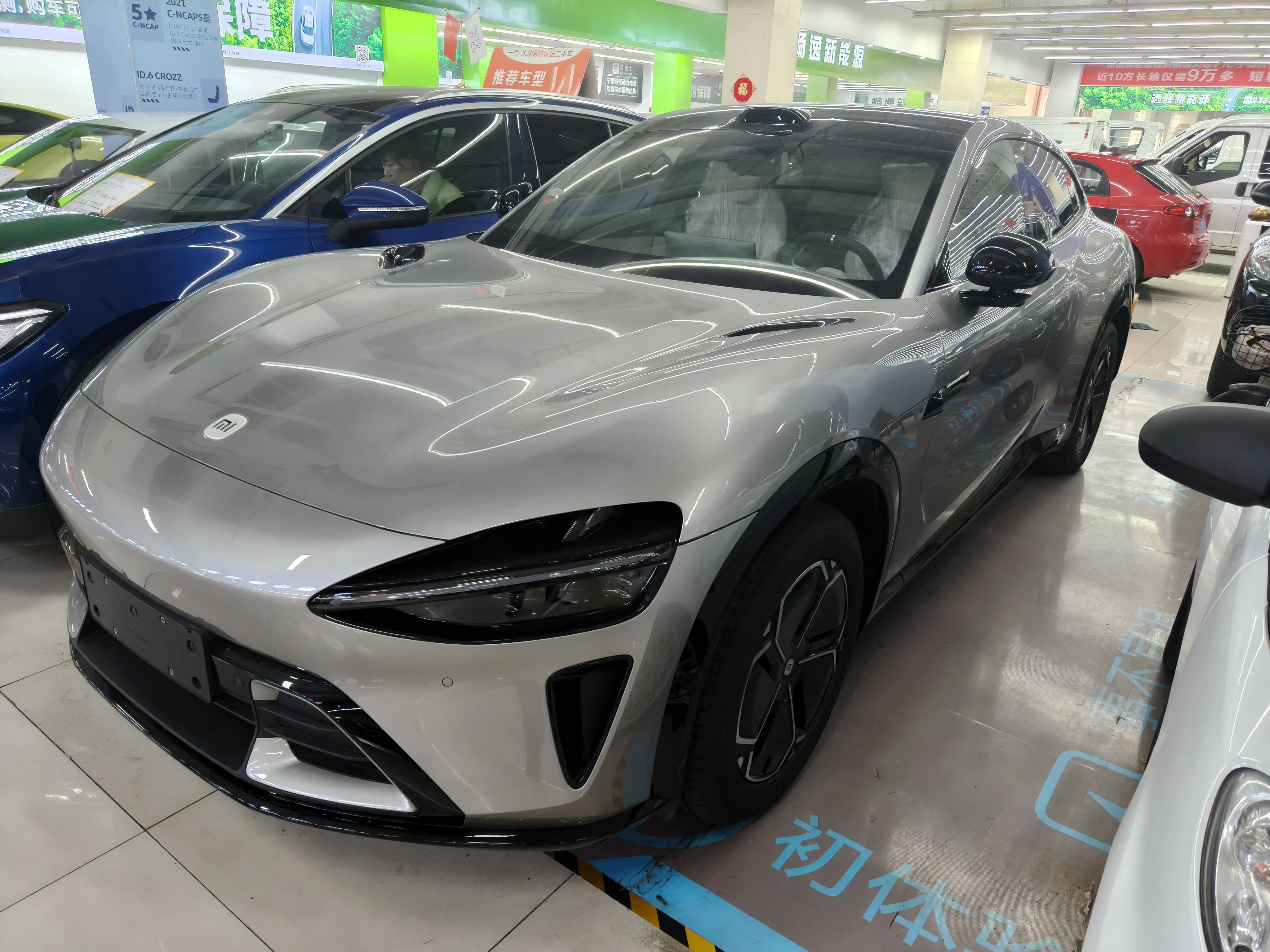 Xiaomi car Xiaomi YU7  из Китая