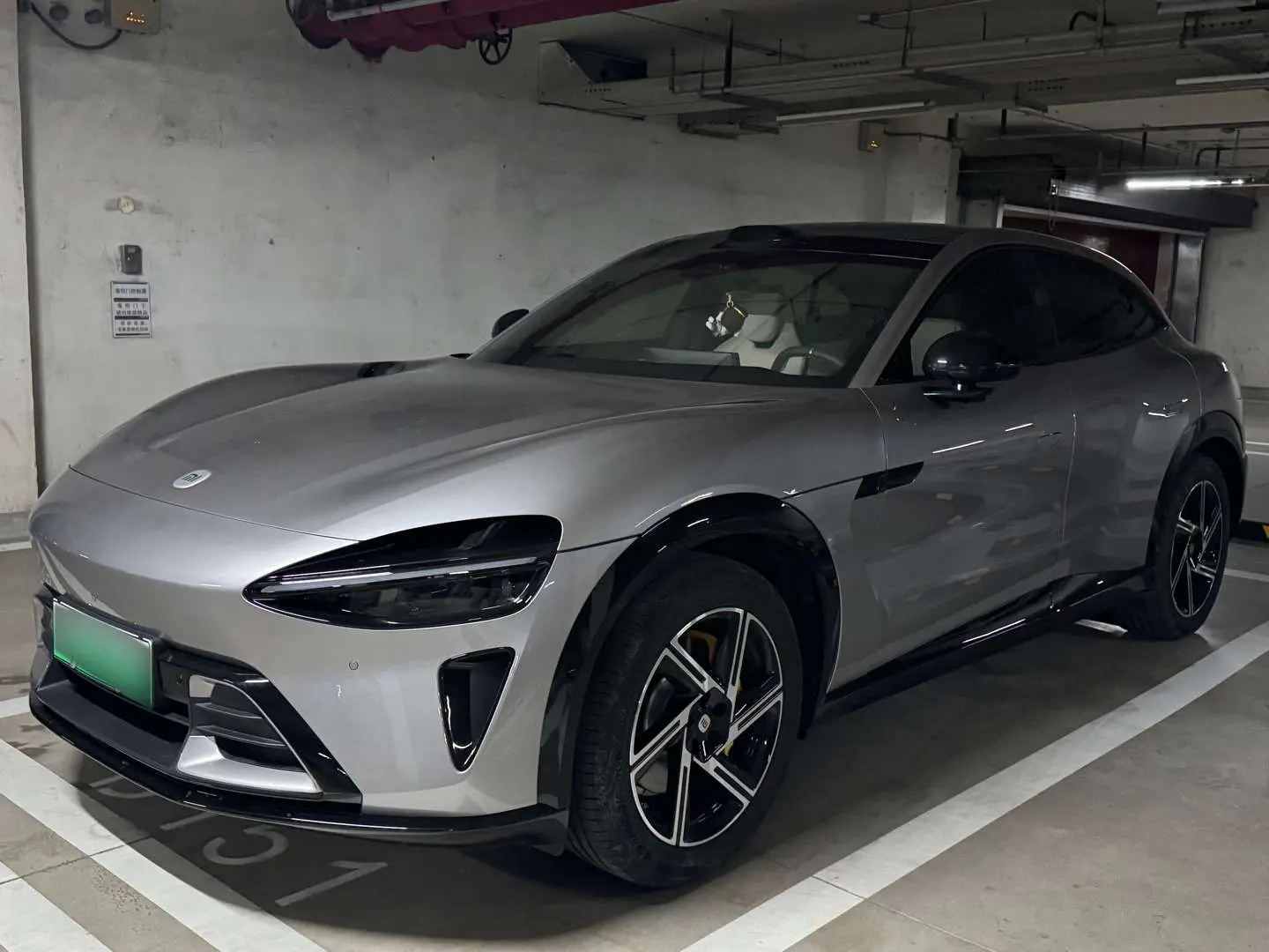 Xiaomi car Xiaomi YU7  из Китая