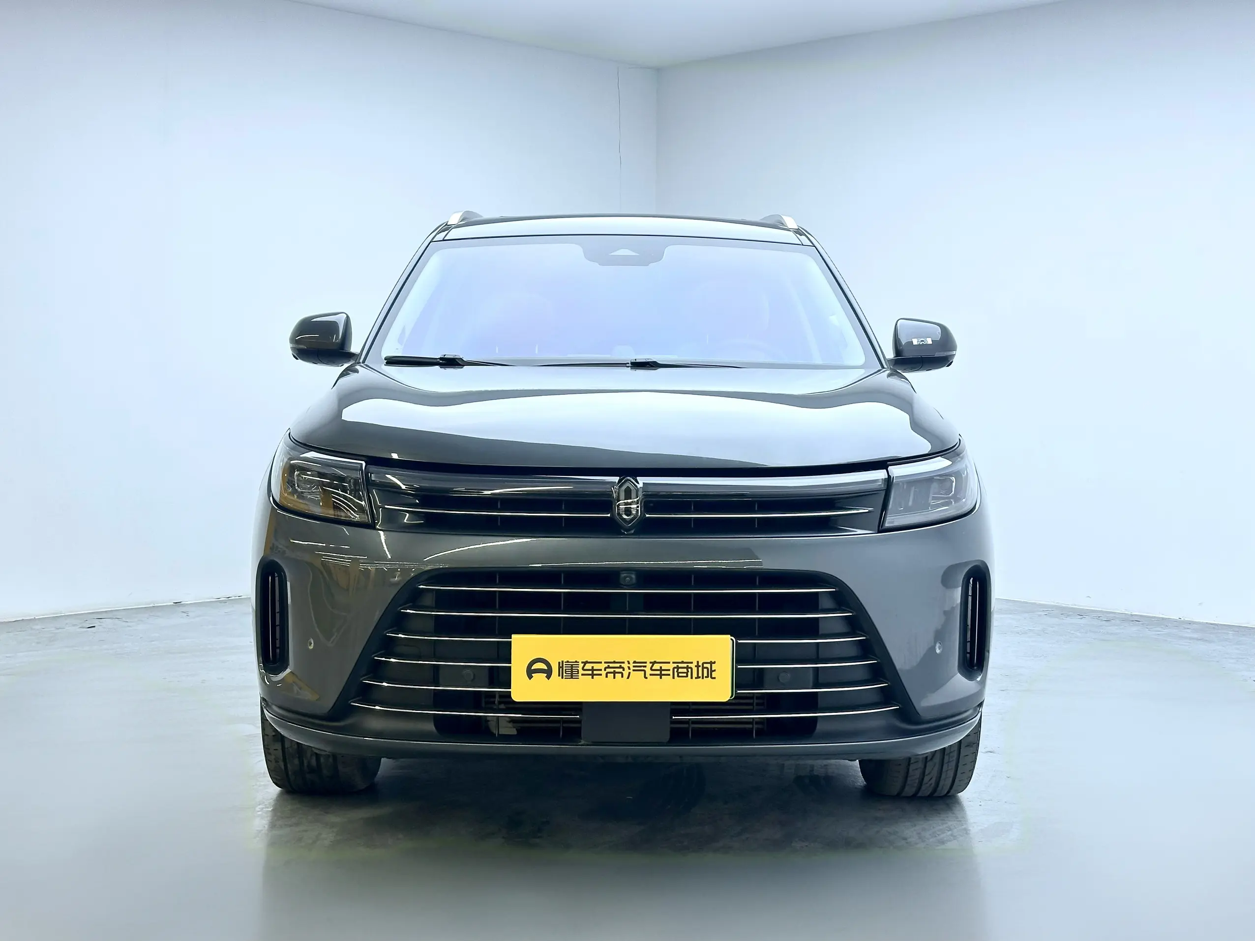 AITO M7 (Wenjie M7)  из Китая