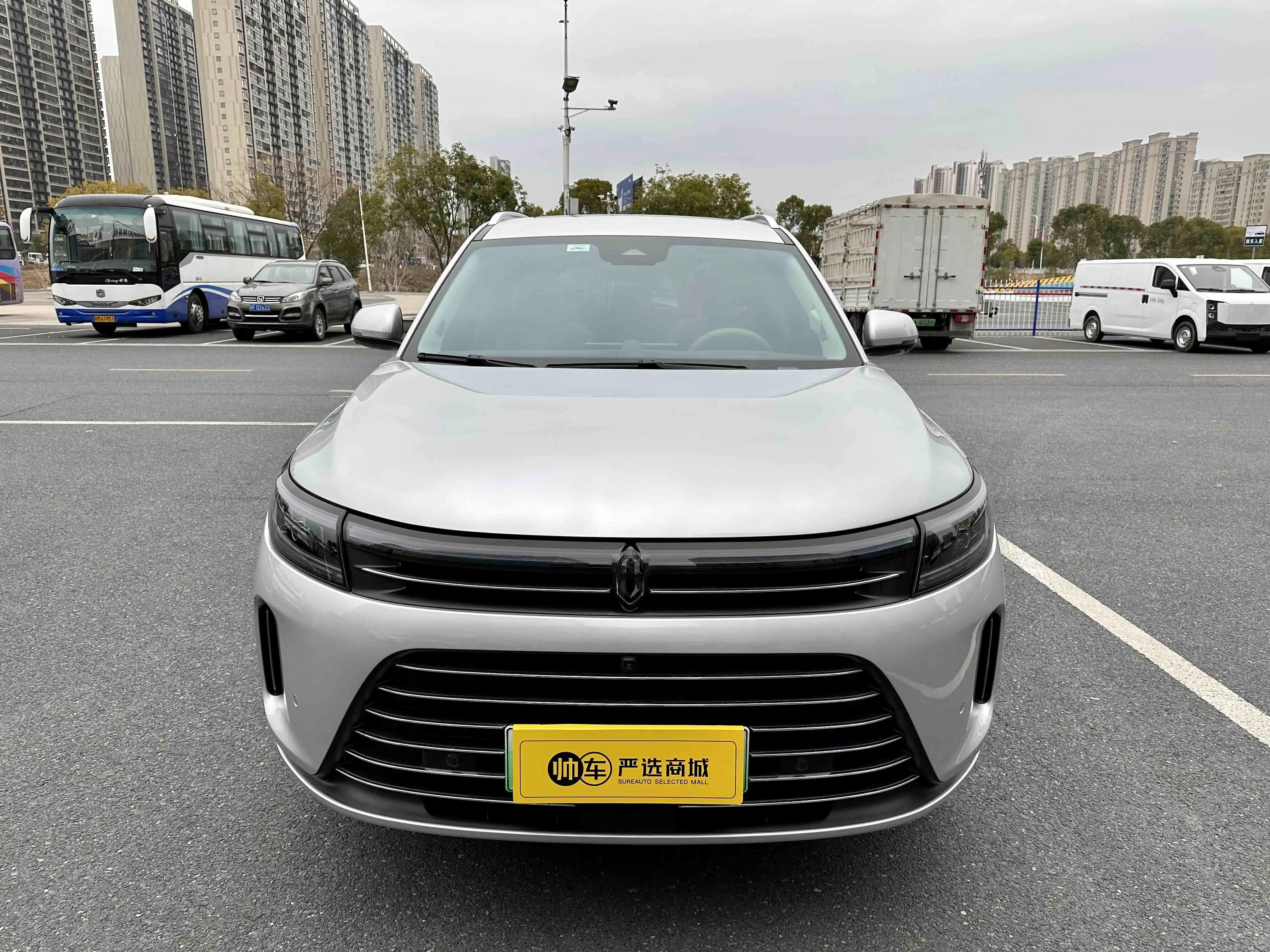 AITO M7 (Wenjie M7)  из Китая