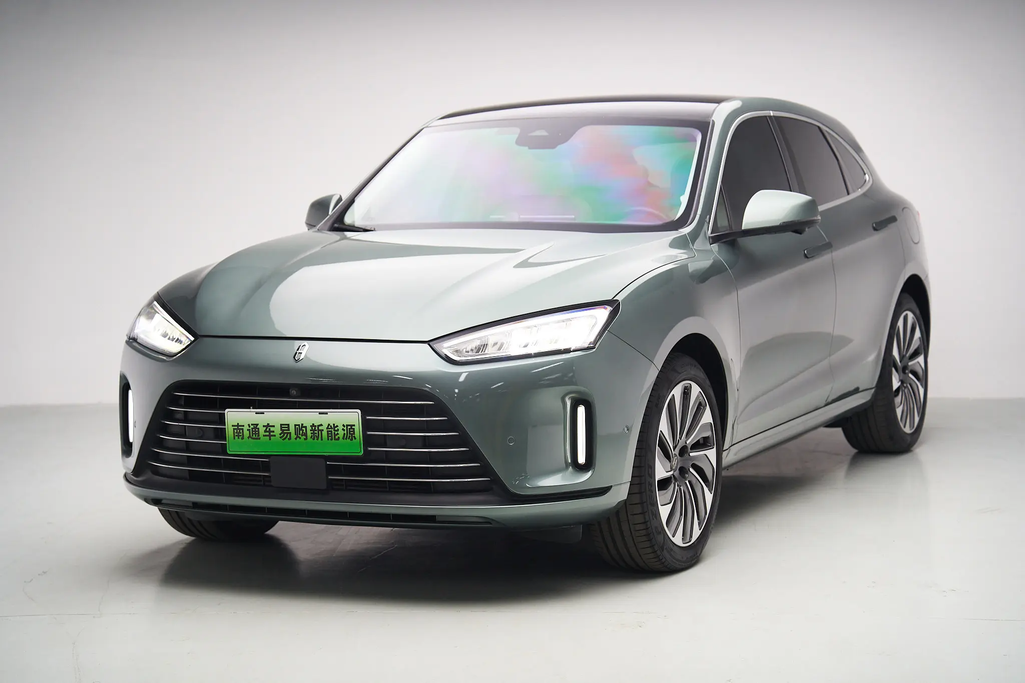 AITO M5 (Wenjie M5)  из Китая