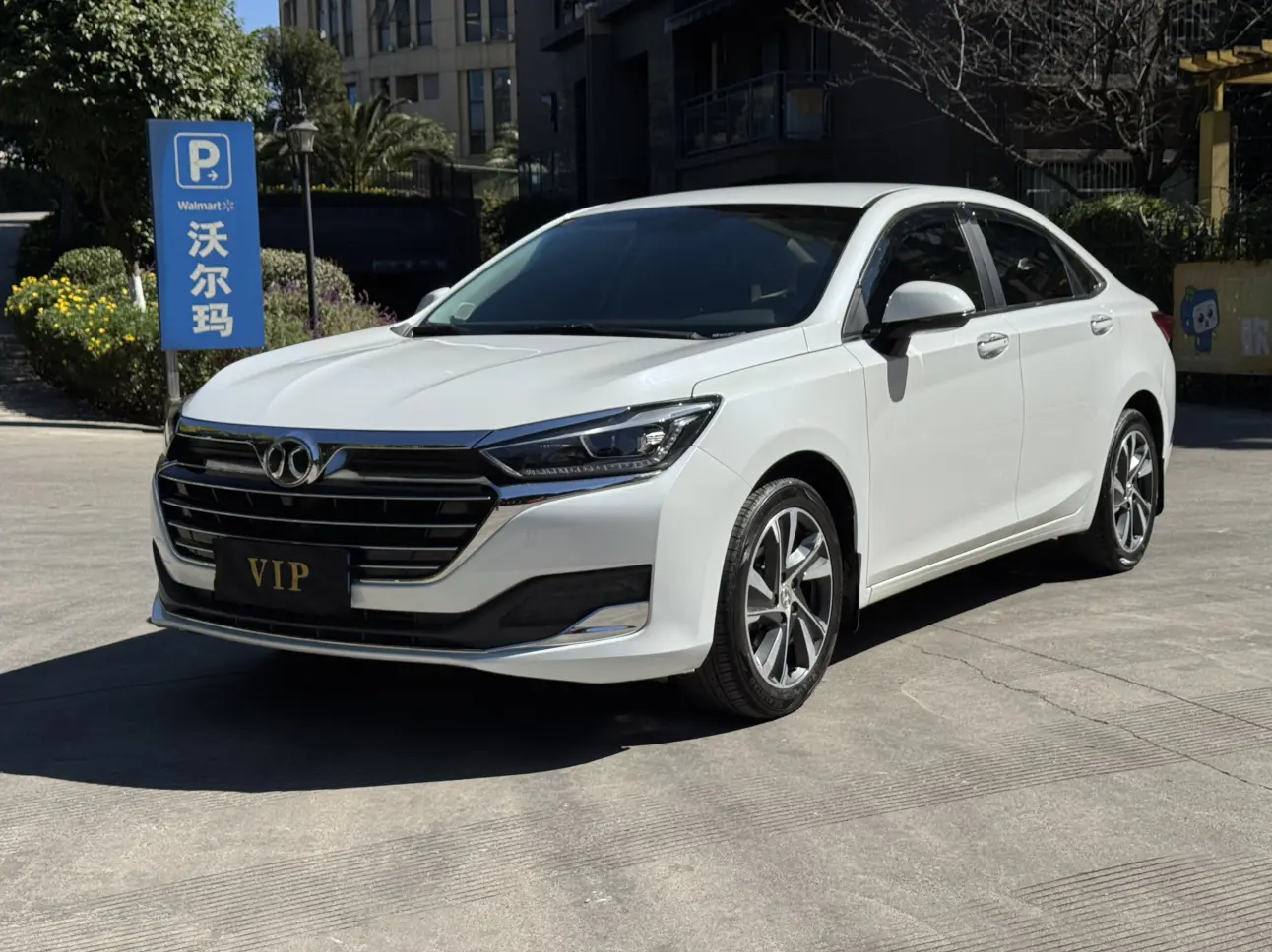 BAIC Beijing U7  из Китая