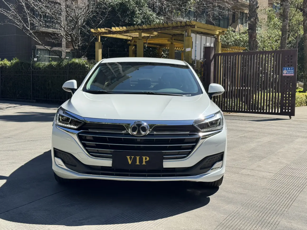 BAIC Beijing U7  из Китая